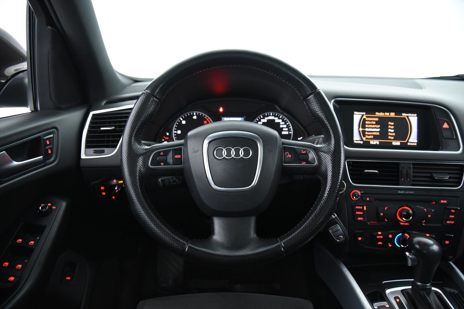 Audi Q5 2011 2,0 TDI quattro S tronic Business / Myydään huutokaupat.com:ssa! - Myydään vain Huutokaupat.com:ssa!