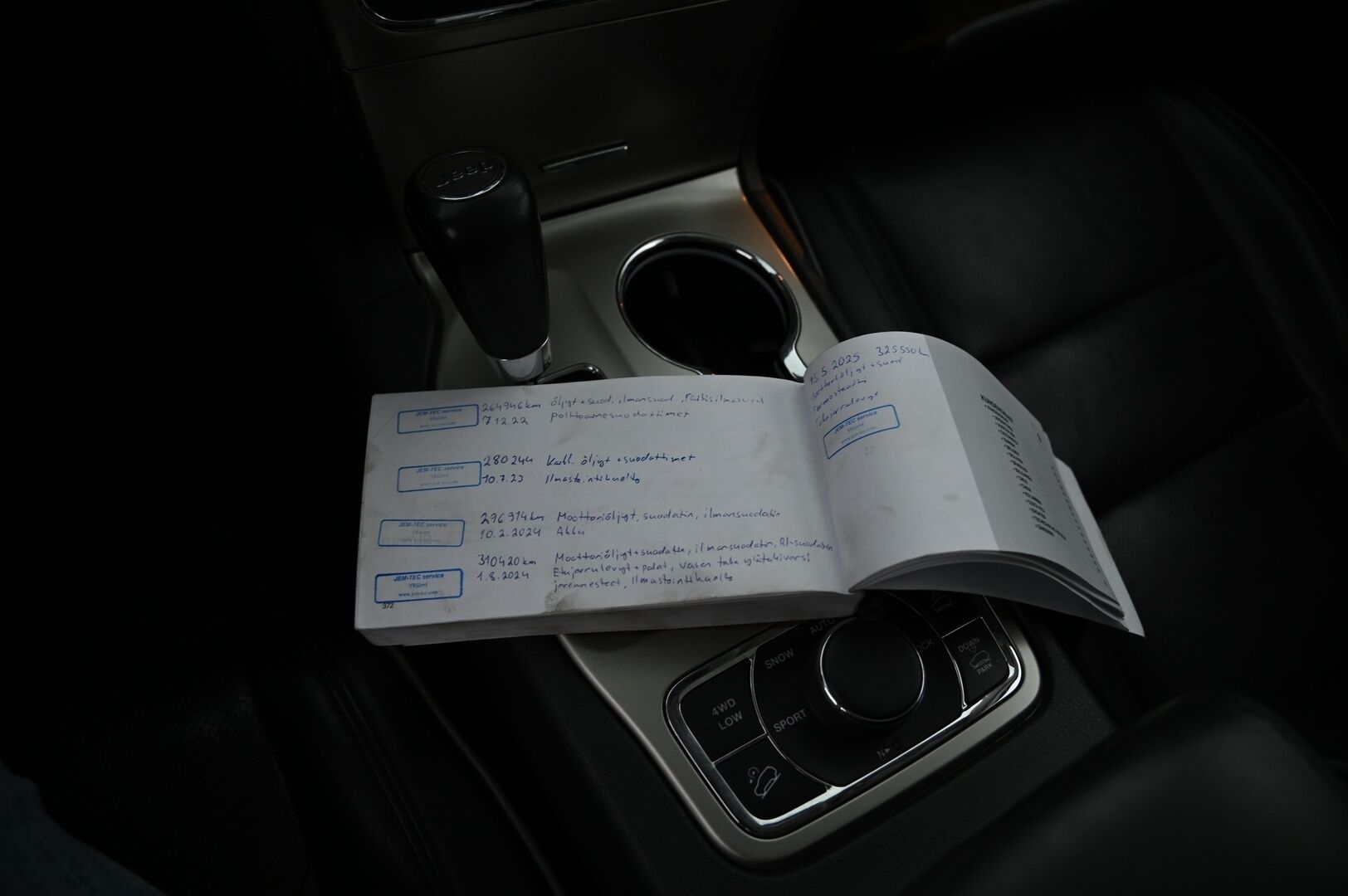 Jeep Grand Cherokee 2011 3.0 CRD *Myydään Huutokaupat.com*