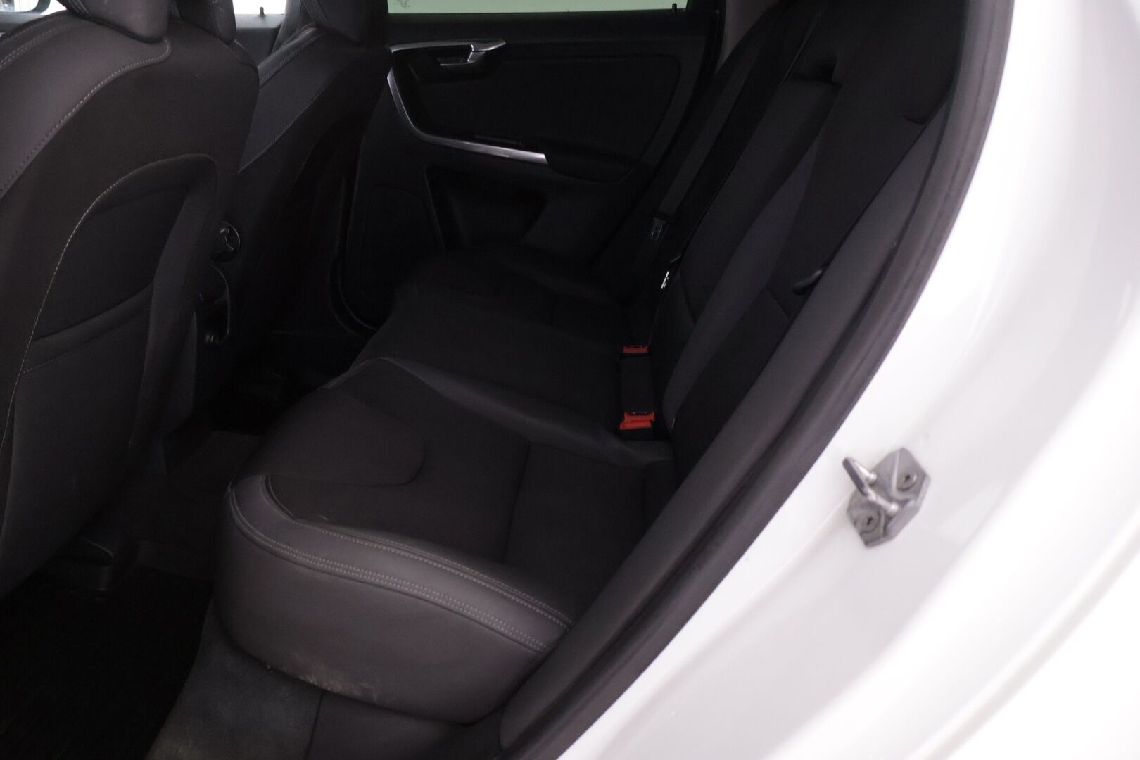 Volvo XC60 2014 D4 AWD Momentum aut *Suomi-auto / Facelift / Webasto / Koukku / Digimittari / Navi / P. tutka* - Erinomaisesti huollettu / Nokian Nastarenkaat / Hyvin Varusteltu Suomiauto!