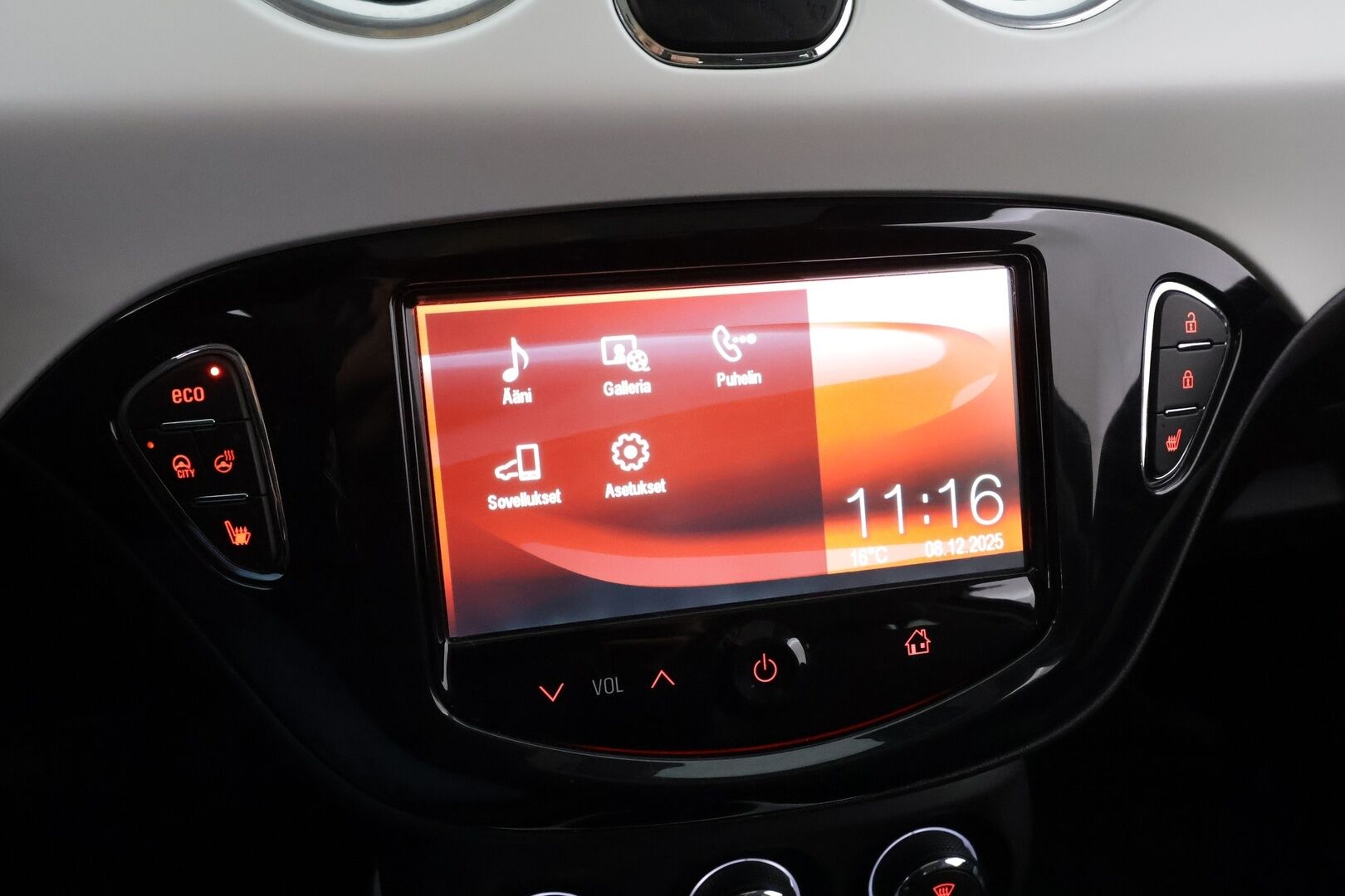 Opel Adam 2014 3-ov Glam 1,4 ecoFLEX 64kW MT5 * Vakkari / Bluetooth / Lasikatto / Puolinahat / Aut.Ilmastointi / Ratinlämmitys * - *Suomi-auto / Panorama / Vähän ajettu!*