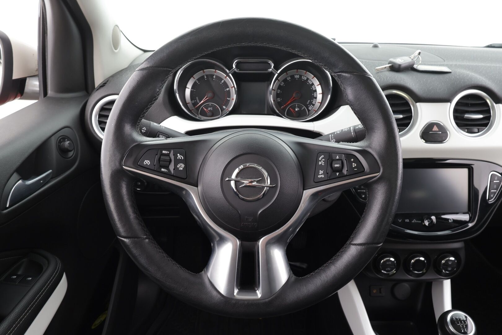 Opel Adam 2014 3-ov Glam 1,4 ecoFLEX 64kW MT5 * Vakkari / Bluetooth / Lasikatto / Puolinahat / Aut.Ilmastointi / Ratinlämmitys * - *Suomi-auto / Panorama / Vähän ajettu!*