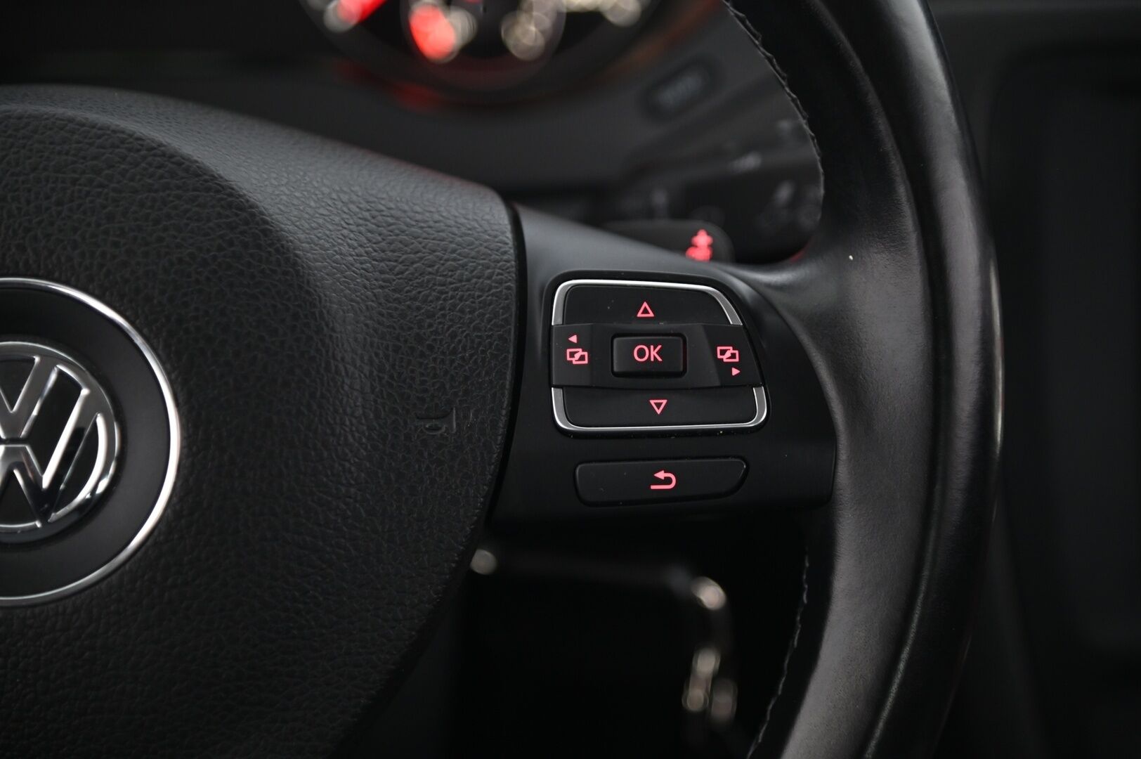 Volkswagen Jetta 2014 Hybrid 1,4 TSI 110 kW (150 hv) DSG-automaatti *Lohko / Navi / 2x Alut / Suomi-auto* - *Kahdet renkaat ja vanteet*