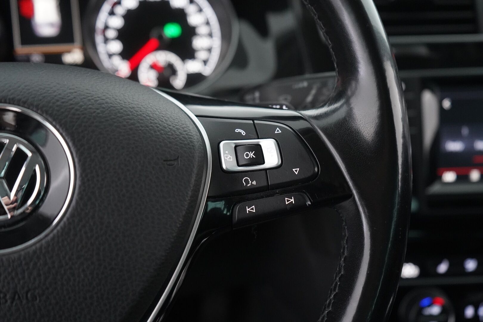 Volkswagen Golf 2014 Variant Highline 1,6 TDI 77 kW (105 hv) BlueMotion Technology DSG-automaatti - ACC | Webasto | Navi | Tutkat | Koukku | Juuri huollettu | Juuri katsaastettu | 2x renkaat aluvantein 