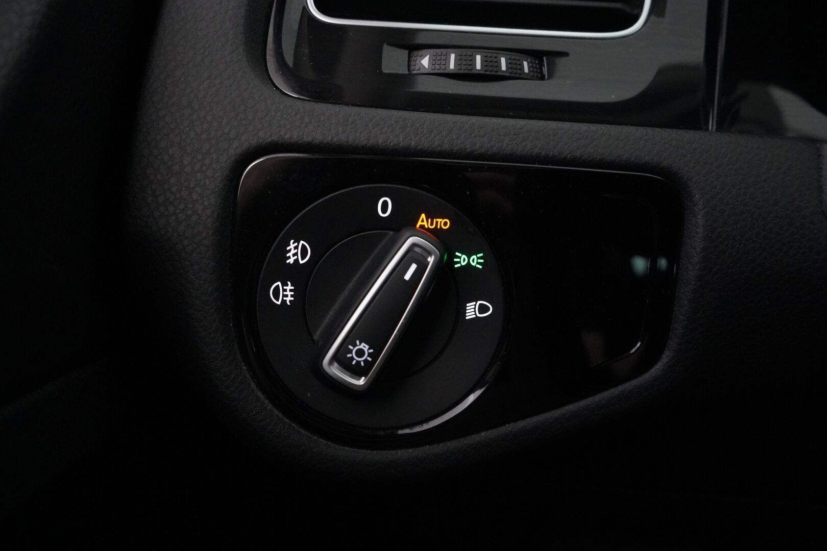 Volkswagen Golf 2014 Variant Highline 1,6 TDI 77 kW (105 hv) BlueMotion Technology DSG-automaatti - ACC | Webasto | Navi | Tutkat | Koukku | Juuri huollettu | Juuri katsaastettu | 2x renkaat aluvantein 