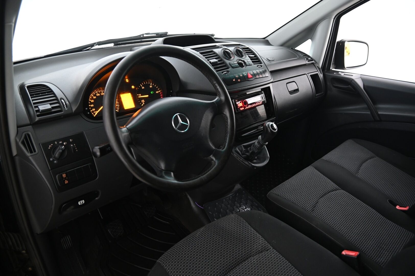 Mercedes-Benz Vito 2014 113CDI keskipitkä A2 *YritysOutlet - Myydään vain yrityksille* *Leimaa 6/2026 asti!* - *Koukku / 2x Renkaat ja vanteet*