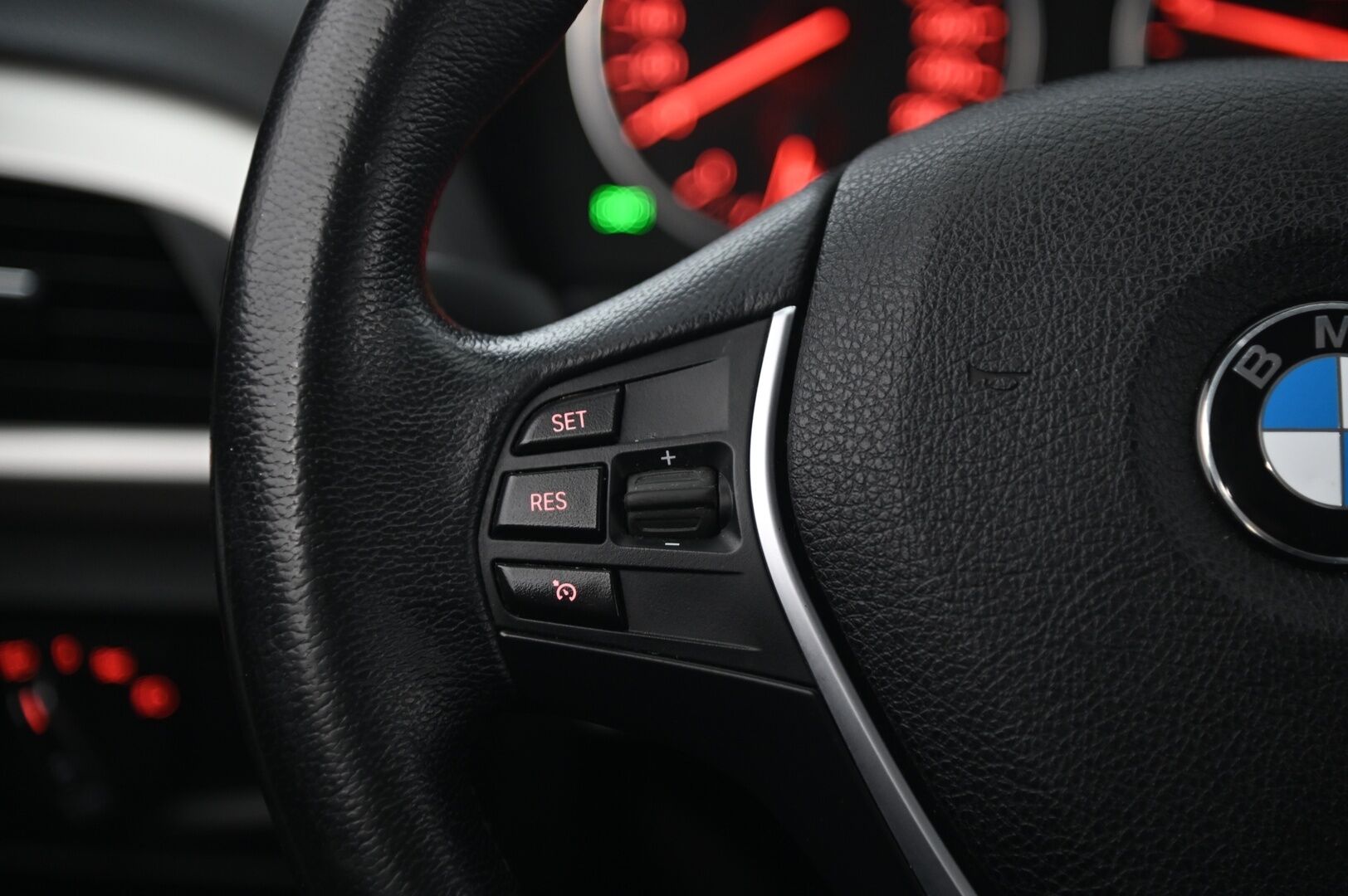 BMW 116 2014 F20 Hatchback 116i TwinPower Turbo A Business Automatic *Vakkari / Lohko / P*Tutka / Xenon* - *Uudet nastat / Juuri saapunut!* - HULLU BLACKWEEK KORKOTARJOUS 2,49%