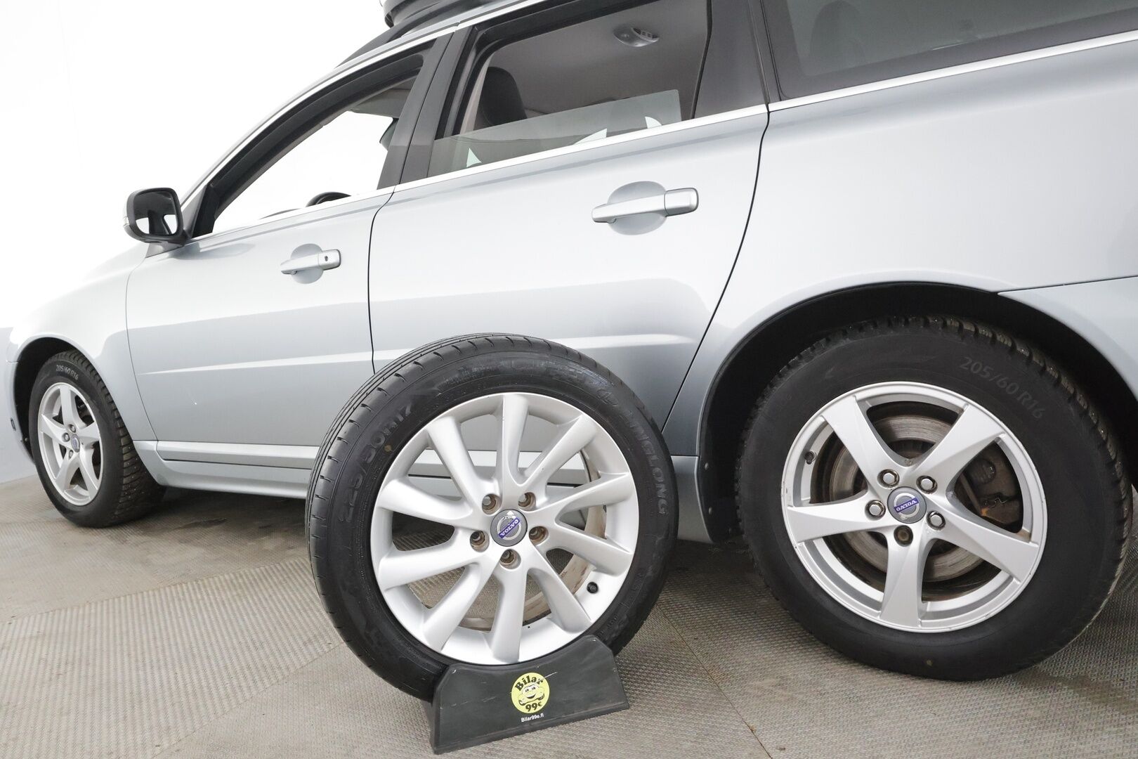 Volvo V70 2014 D4 AWD Business Edition aut * Vakkari / Koukku / Webasto / Puolinahat * - Merkkihuollettu / Suomi-auto / Kahdet renkaat