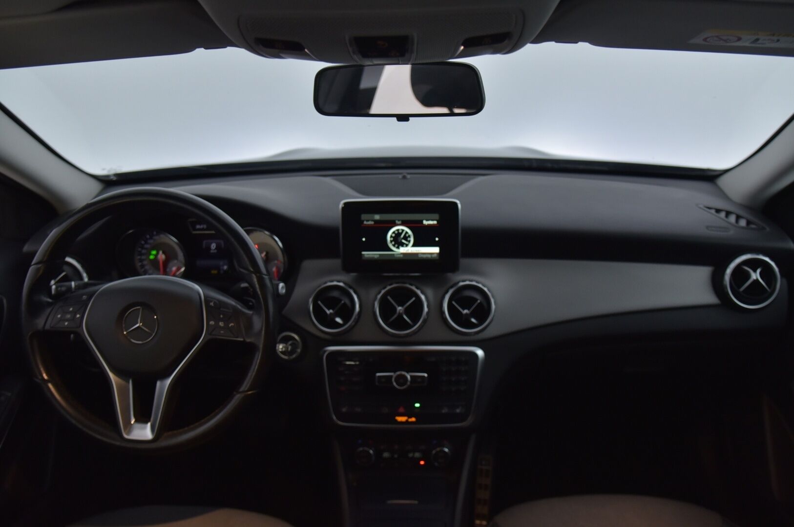 Mercedes-Benz GLA 2015 220 CDI 4Matic A Premium Business * P.kamera / P.koukku / Puolinahat / Lohkolämmitin * - * Suomi-auto / 2x Renkaat & vanteet *