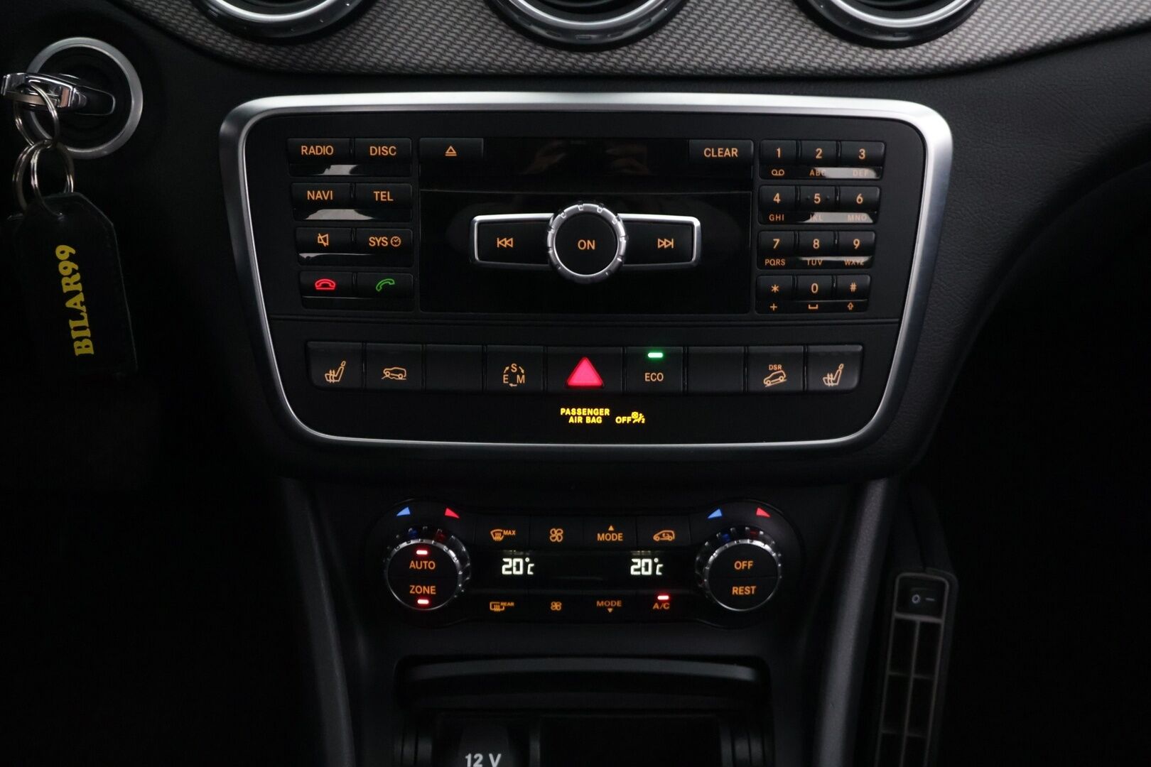 Mercedes-Benz GLA 2015 220 CDI 4Matic A Premium Business */ Suomi-auto / P.kamera / Koukku / Puolinahat / Lohkolämmitin / 2x renkaat /* - Suomi-auto / Ilmainen kotiintoimitus / 2x renkaat & vanteet 