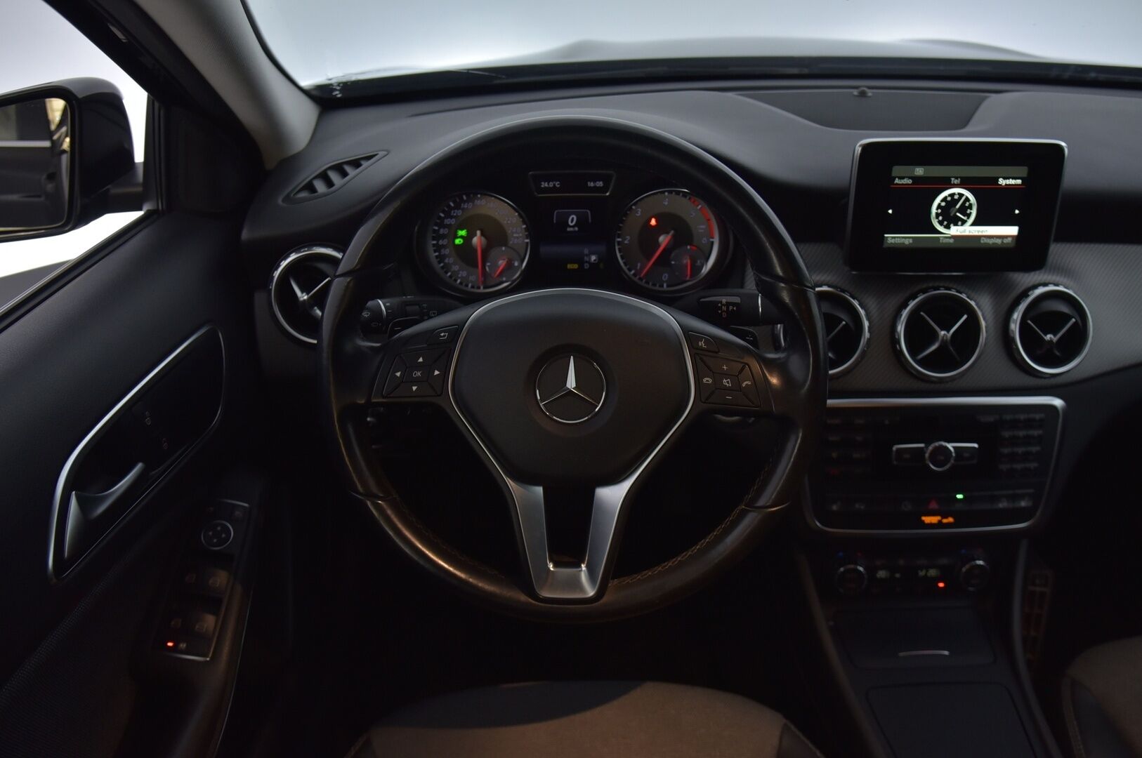 Mercedes-Benz GLA 2015 220 CDI 4Matic A Premium Business * P.kamera / P.koukku / Puolinahat / Lohkolämmitin * - * Suomi-auto / 2x Renkaat & vanteet *