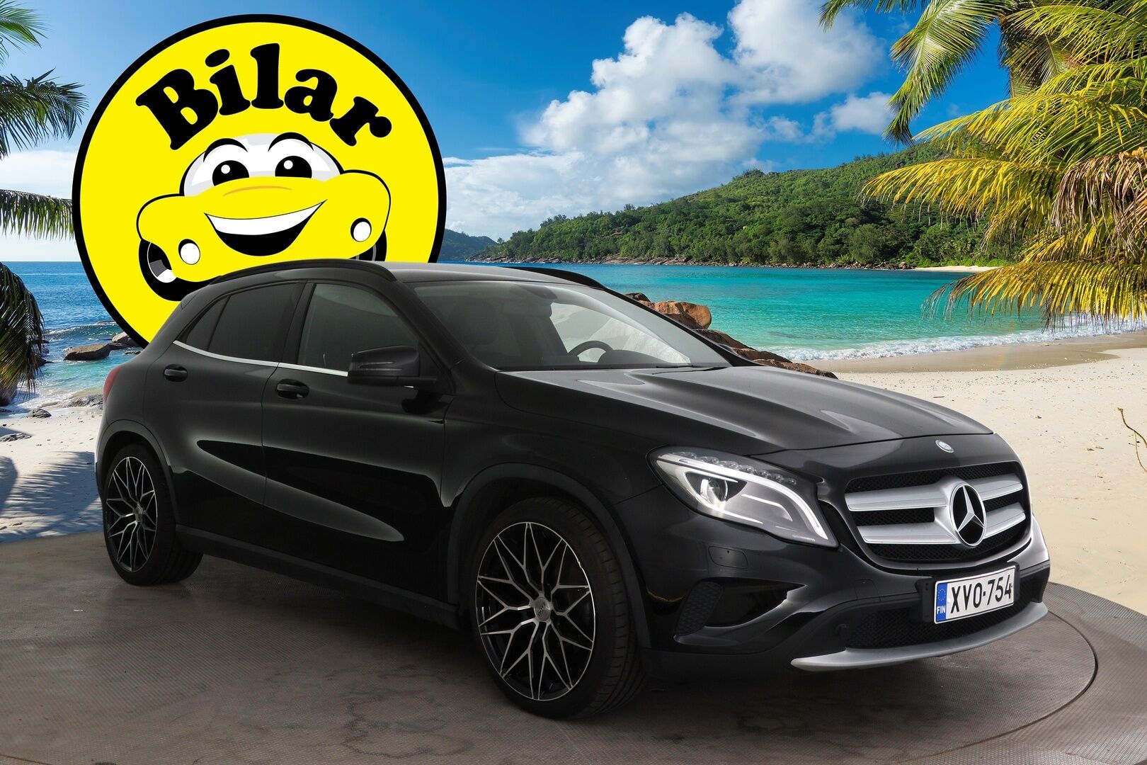 Mercedes-Benz GLA 2015 220 CDI 4Matic A Premium Business */ Suomi-auto / P.kamera / Koukku / Puolinahat / Lohkolämmitin / 2x renkaat /* - Suomi-auto / Ilmainen kotiintoimitus / 2x renkaat & vanteet - HULLU BLACKWEEK KORKOTARJOUS 2,49%