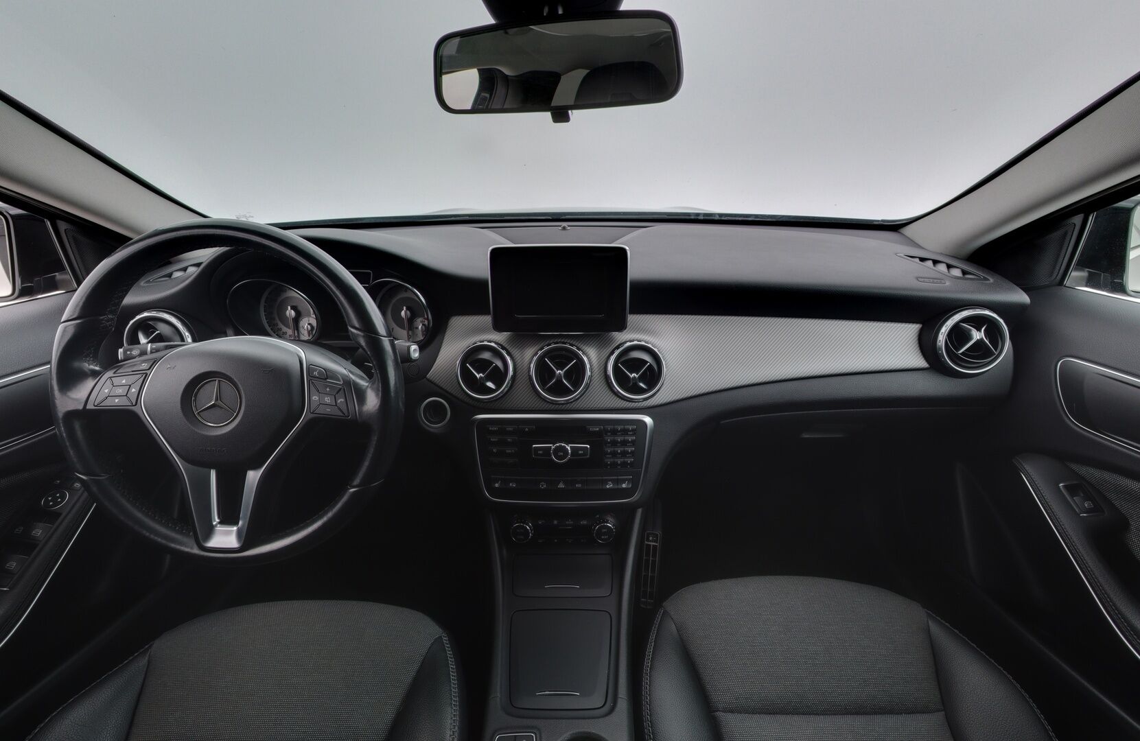 Mercedes-Benz GLA 2015 220 CDI 4Matic A Premium Business */ Suomi-auto / P.kamera / Koukku / Puolinahat / Lohkolämmitin / 2x renkaat /* - Suomi-auto / Ilmainen kotiintoimitus / 2x renkaat & vanteet - HULLU BLACKWEEK KORKOTARJOUS 2,49%