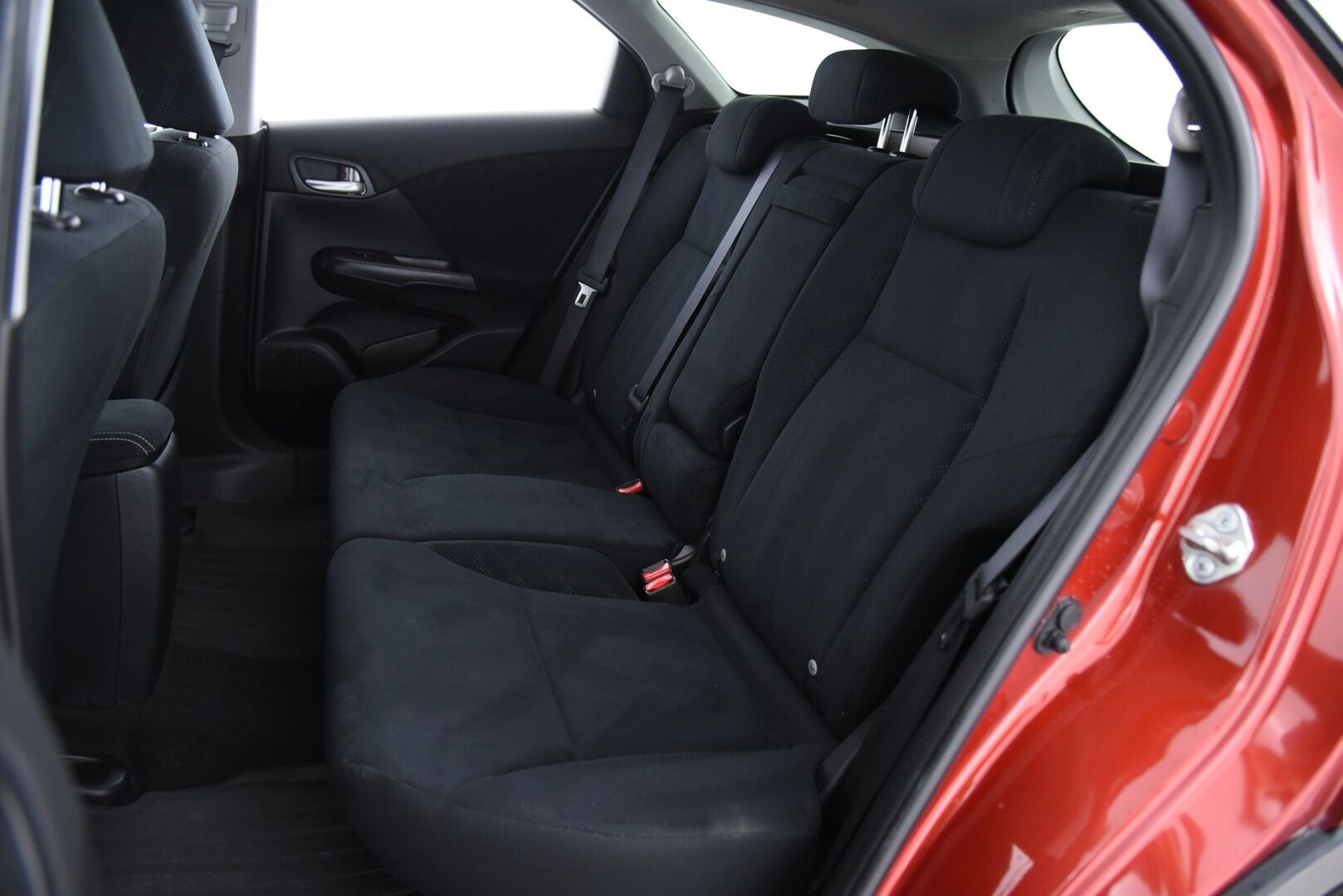 Honda Civic 2014 Tourer 1,8i Lifestyle Business AT HID / 2-om Suomi-auto / Vetokoukku / Vakkari / P-kamera / Lohkolämmitin - Täydellinen huoltokirja / 2x renkaat