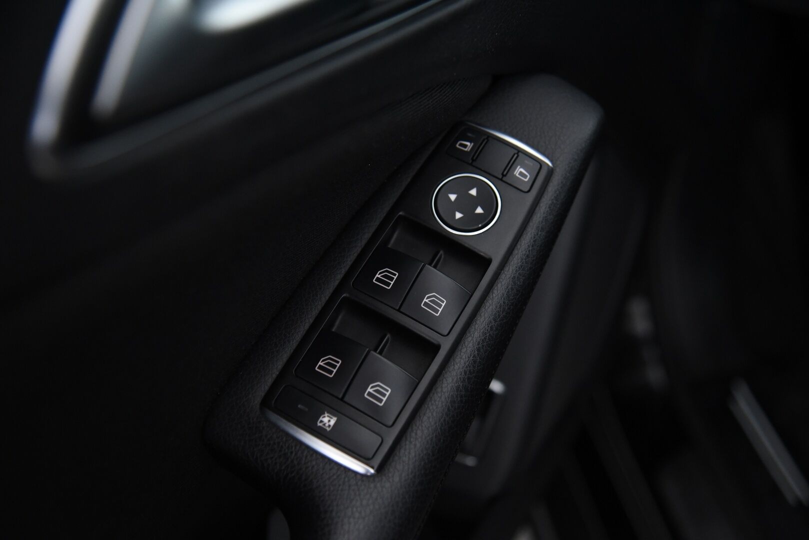 Mercedes-Benz GLA 2014 220 CDI 4Matic A / Vetokoukku / Suomi-Auto / Bi-Xenon / LED-Lisävalo / P-Tutkat - Juuri huollettu! / Kahdet hyvät renkaat vanteilla!