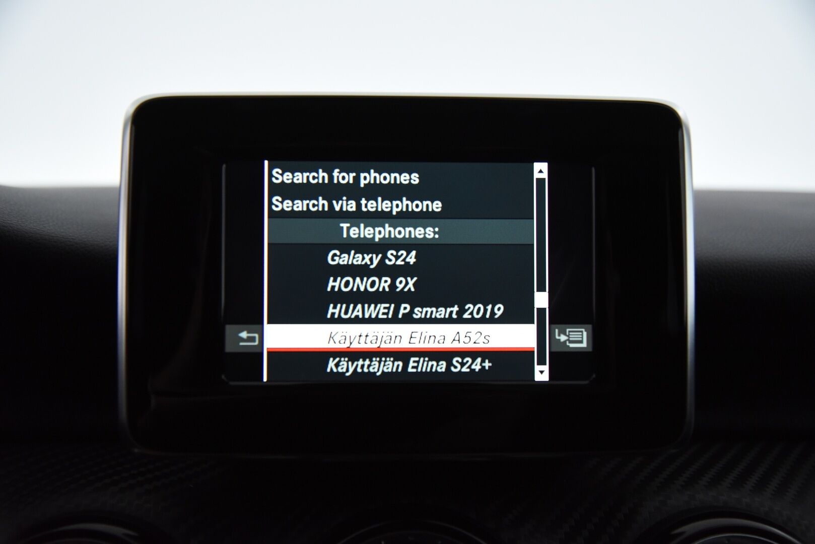 Mercedes-Benz GLA 2014 220 CDI 4Matic A / Vetokoukku / Suomi-Auto / Bi-Xenon / LED-Lisävalo / P-Tutkat - Juuri huollettu! / Kahdet hyvät renkaat vanteilla!