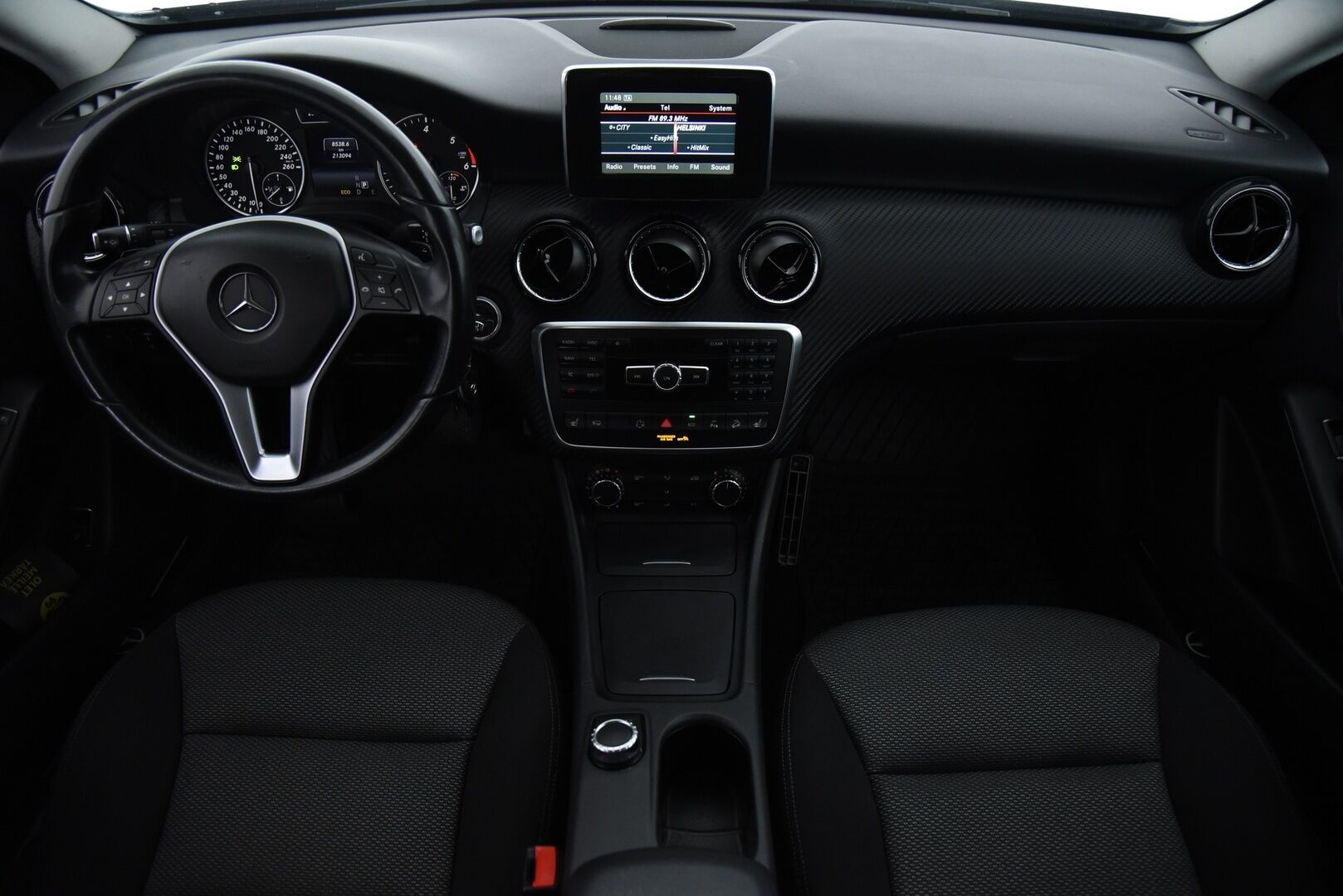 Mercedes-Benz GLA 2014 220 CDI 4Matic A / Vetokoukku / Suomi-Auto / Bi-Xenon / LED-Lisävalo / P-Tutkat - Lohko + sis. pistoke / Kahdet hyvät renkaat vanteilla!