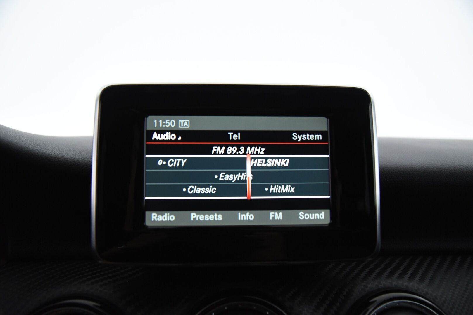 Mercedes-Benz GLA 2014 220 CDI 4Matic A / Vetokoukku / Suomi-Auto / Bi-Xenon / LED-Lisävalo / P-Tutkat - Juuri huollettu! / Kahdet hyvät renkaat vanteilla!