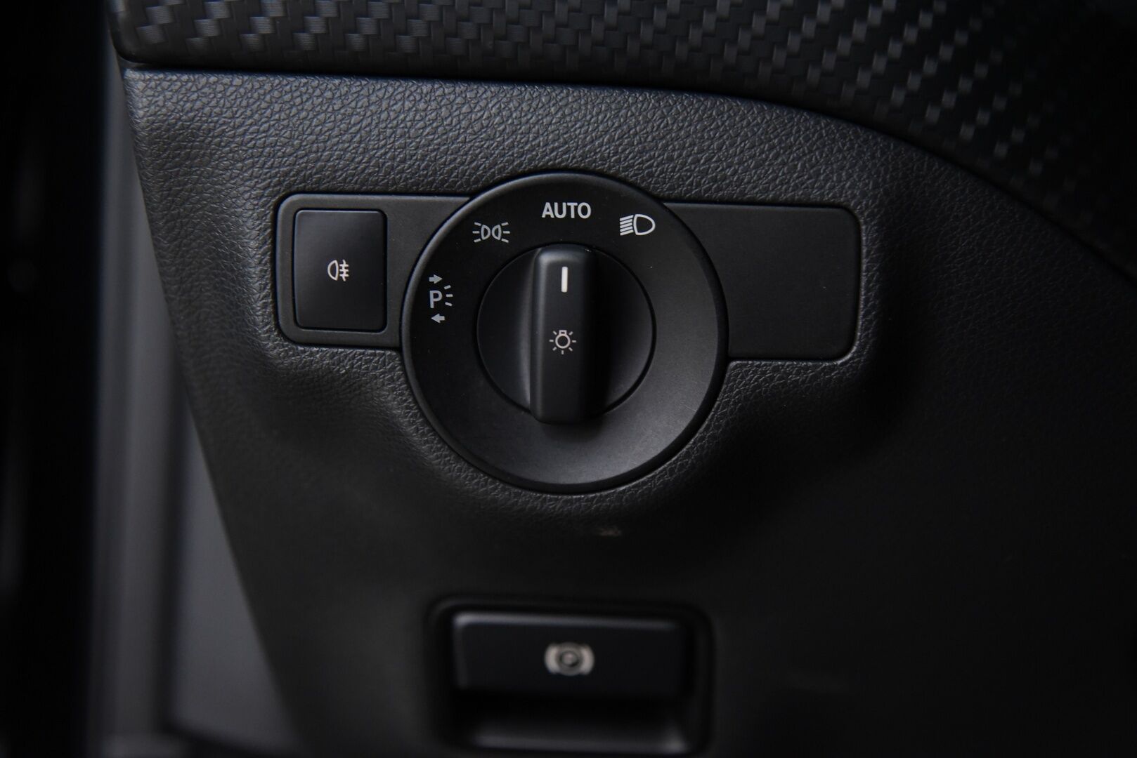 Mercedes-Benz GLA 2014 220 CDI 4Matic A / Vetokoukku / Suomi-Auto / Bi-Xenon / LED-Lisävalo / P-Tutkat - Juuri huollettu! / Kahdet hyvät renkaat vanteilla!