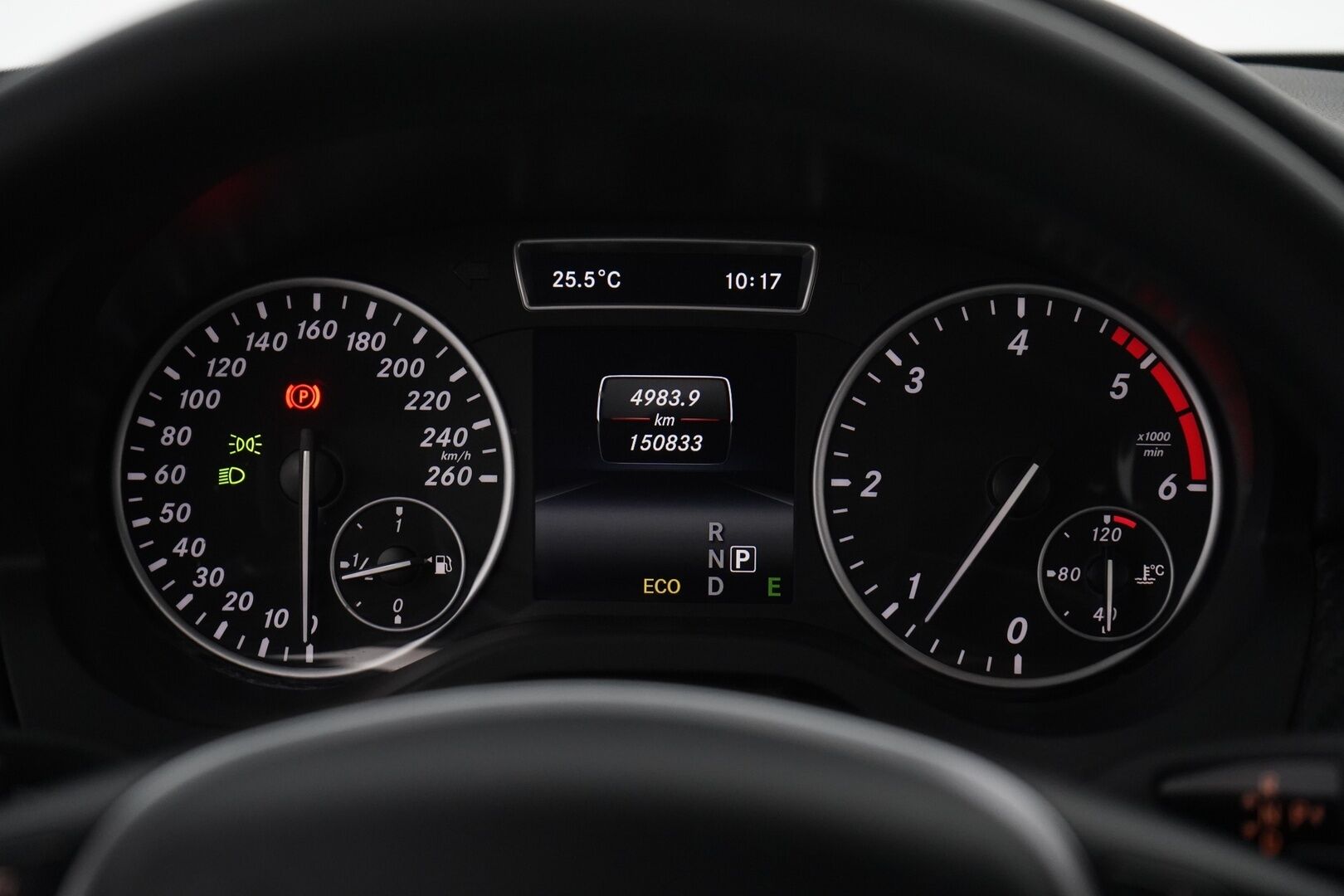 Mercedes-Benz GLA 2015 220 CDI 4Matic A  Premium Business * Koukku / Lohkoläm. / Vakkari / Bi-Xenon / Tutkat* - Suomi-Auto / Kahdet renkaat alumiinivantein!