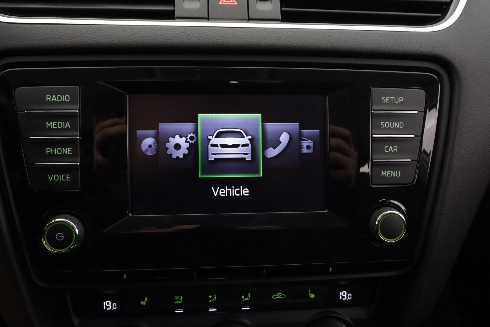 Skoda Octavia 2014 Combi 1,8 TSI 4x4 Elegance DSG Autom. - | Koukku | Canton | Keyless | Sisätilanlämmitin | Vakkari | Xenon | P.Tutkat | Bluetooth | Kahdet renkaat | Suomi-auto |