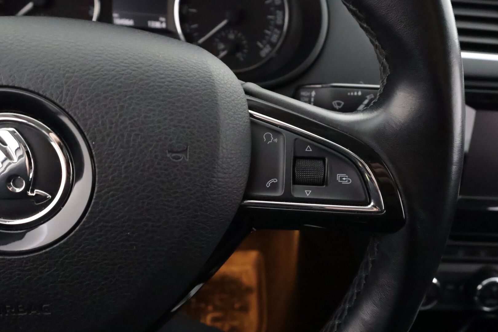 Skoda Octavia 2014 Combi 1,8 TSI 4x4 Elegance DSG Autom. - | Koukku | Canton | Keyless | Sisätilanlämmitin | Vakkari | Xenon | P.Tutkat | Bluetooth | Kahdet renkaat | Suomi-auto |