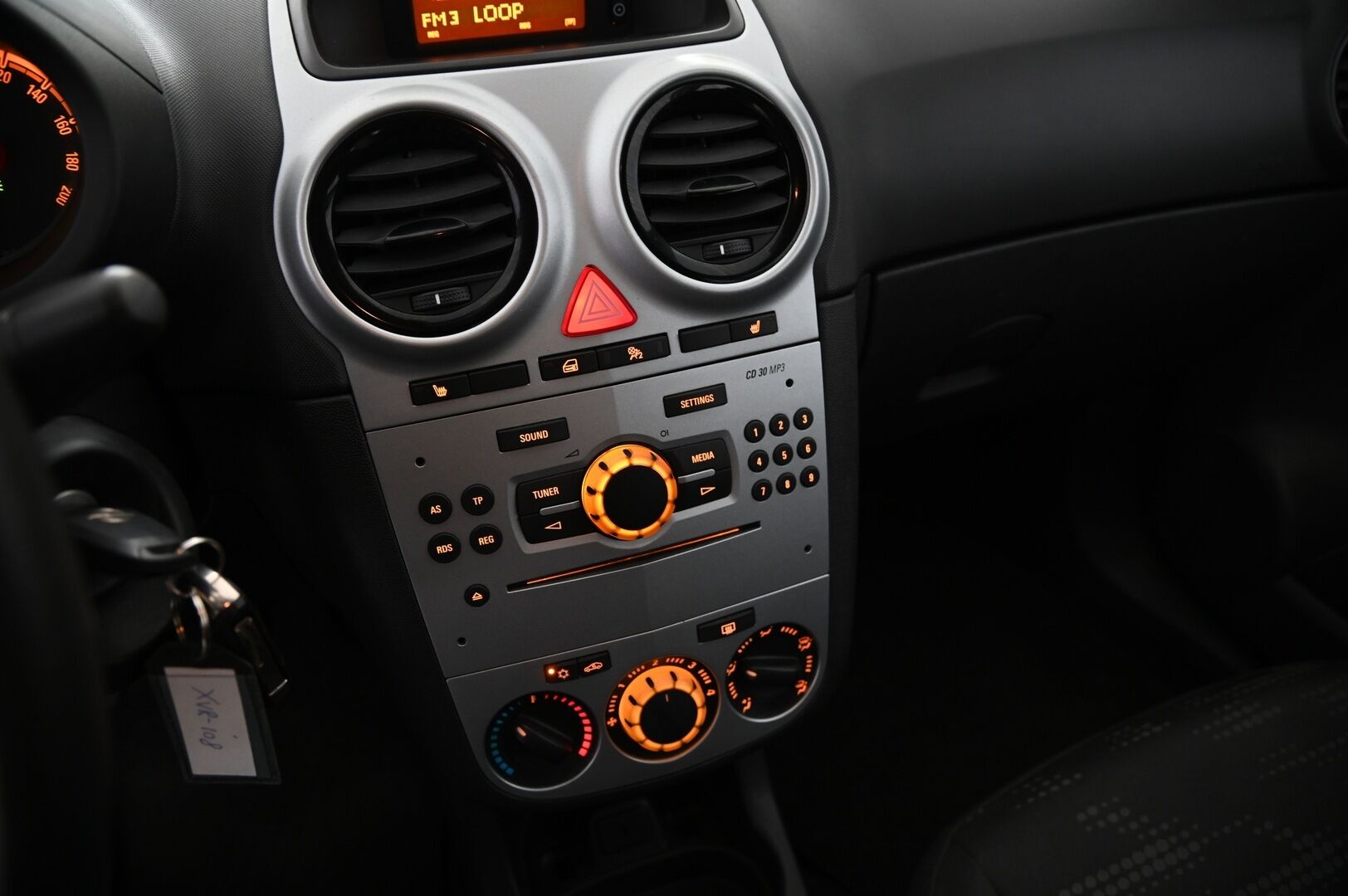 Opel Corsa 2014 *Myydään Huutokaupat.com*