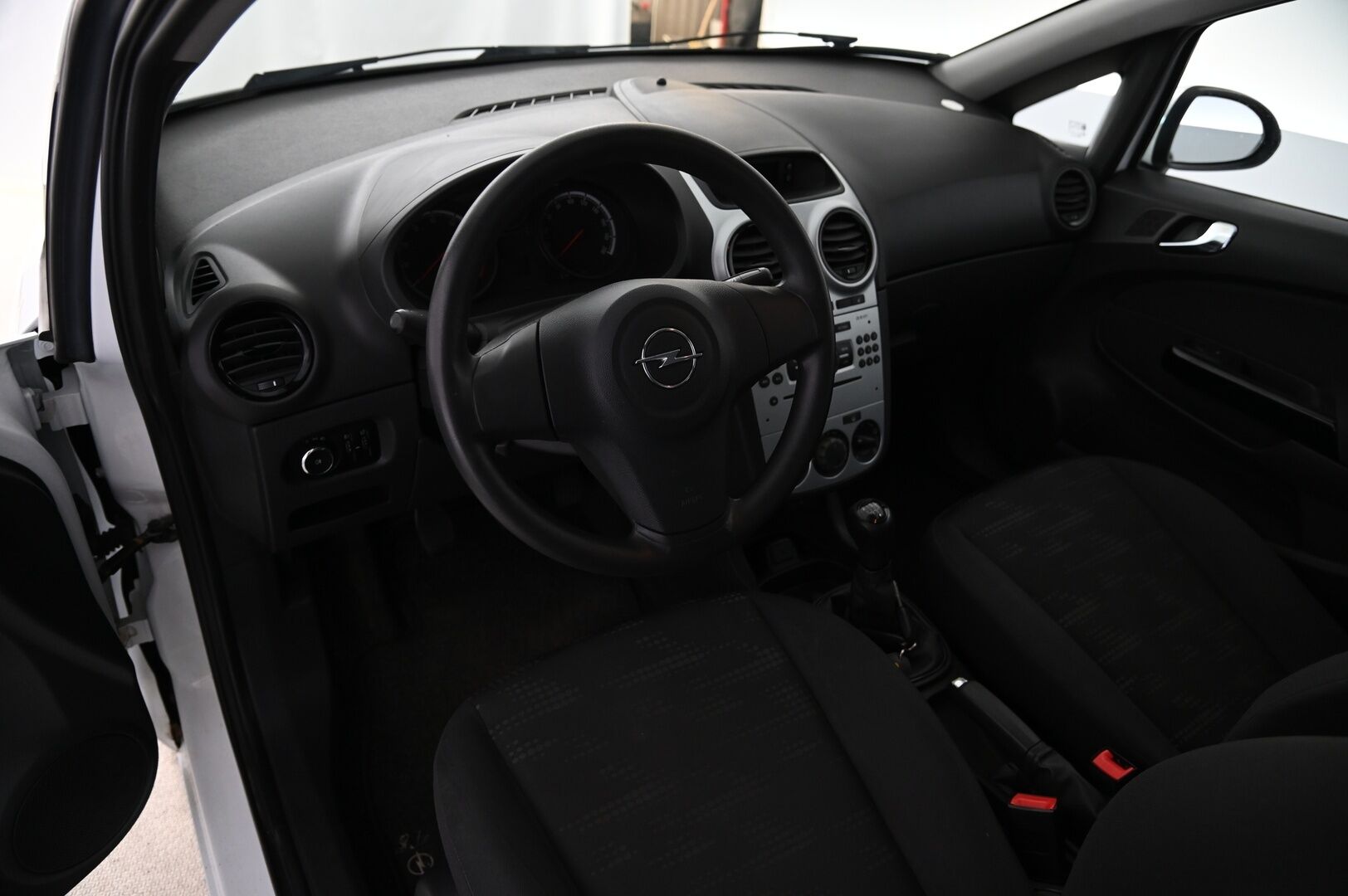 Opel Corsa 2014 *Myydään Huutokaupat.com*