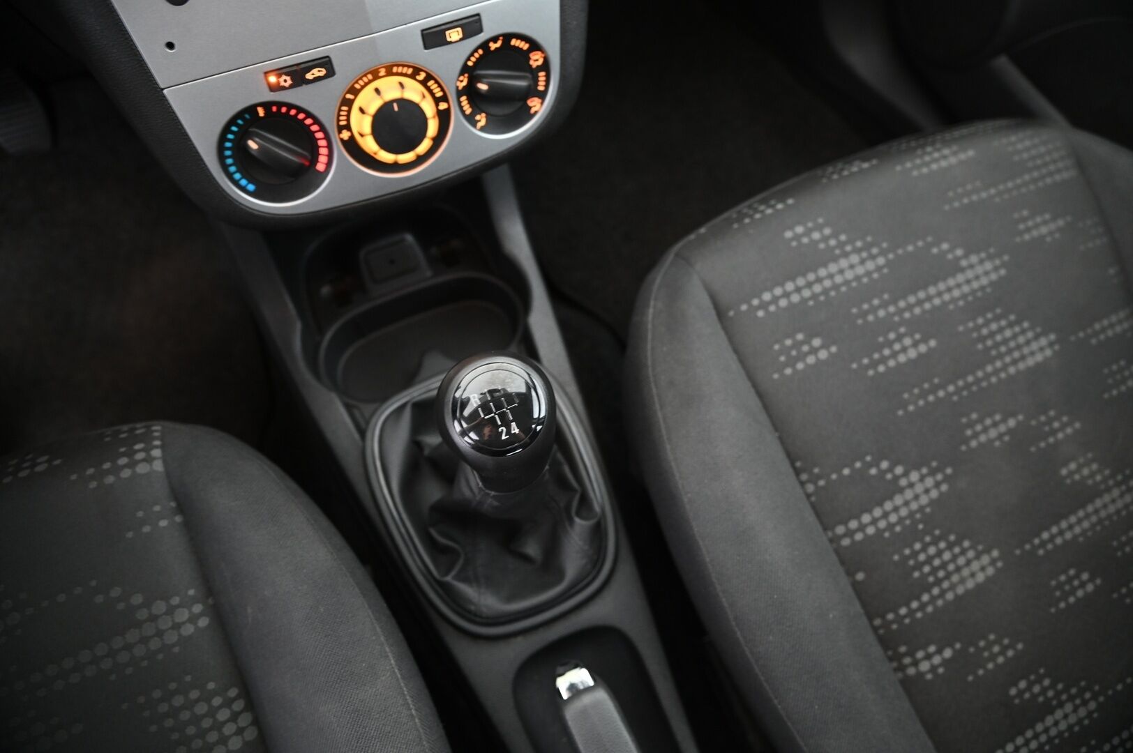 Opel Corsa 2014 *Myydään Huutokaupat.com*