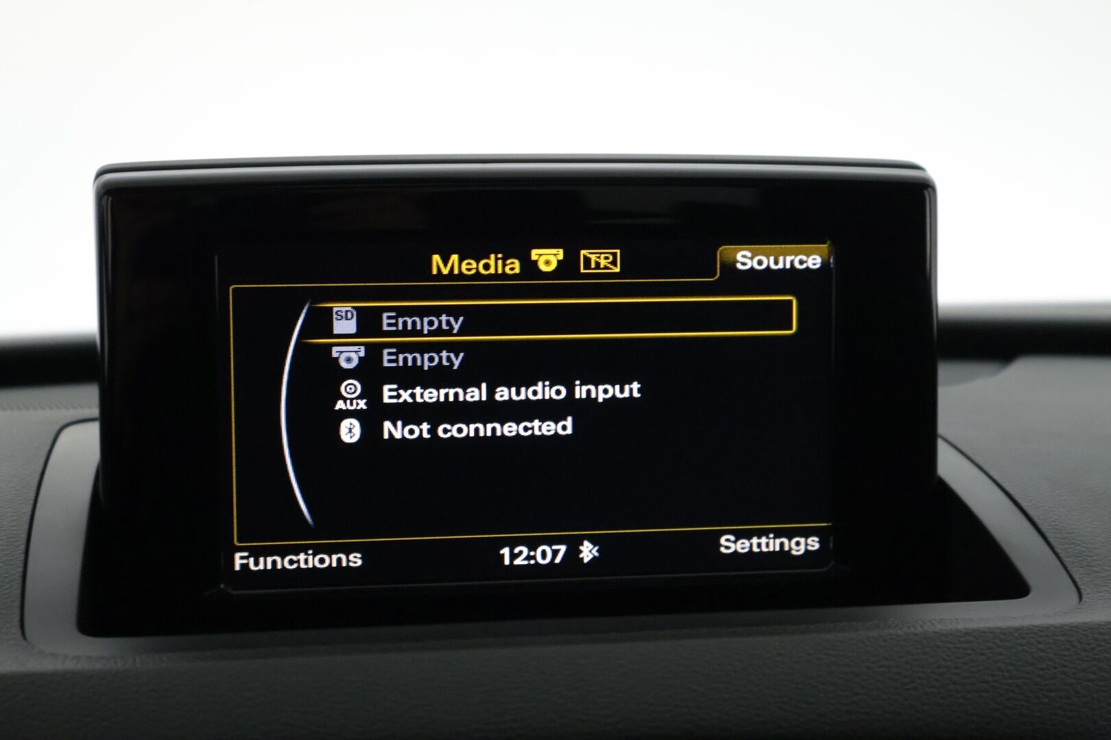 Audi Q3 2014 Business II 2,0 TDI 103 kW quattro S tronic ** Webasto / Panorama / Vakkari / Tarkemmat varusteet tulossa!* - *2x Renkaat / Suomi-auto / Juuri huollettu!* - HULLUT AVAJAISHULINAT KORKOTARJOUS 3,29 %