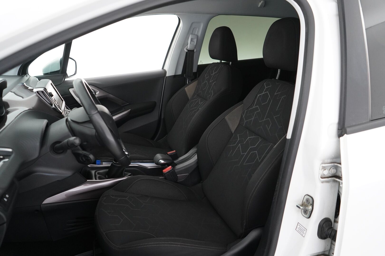 Peugeot 2008 2014 Active e-HDi 92 FAP - Suomi- auto | Hyvin huollettu | Lohko + Sisäpistoke | Vakkari | Bluetooth | Kahdet renkaat aluvantein 