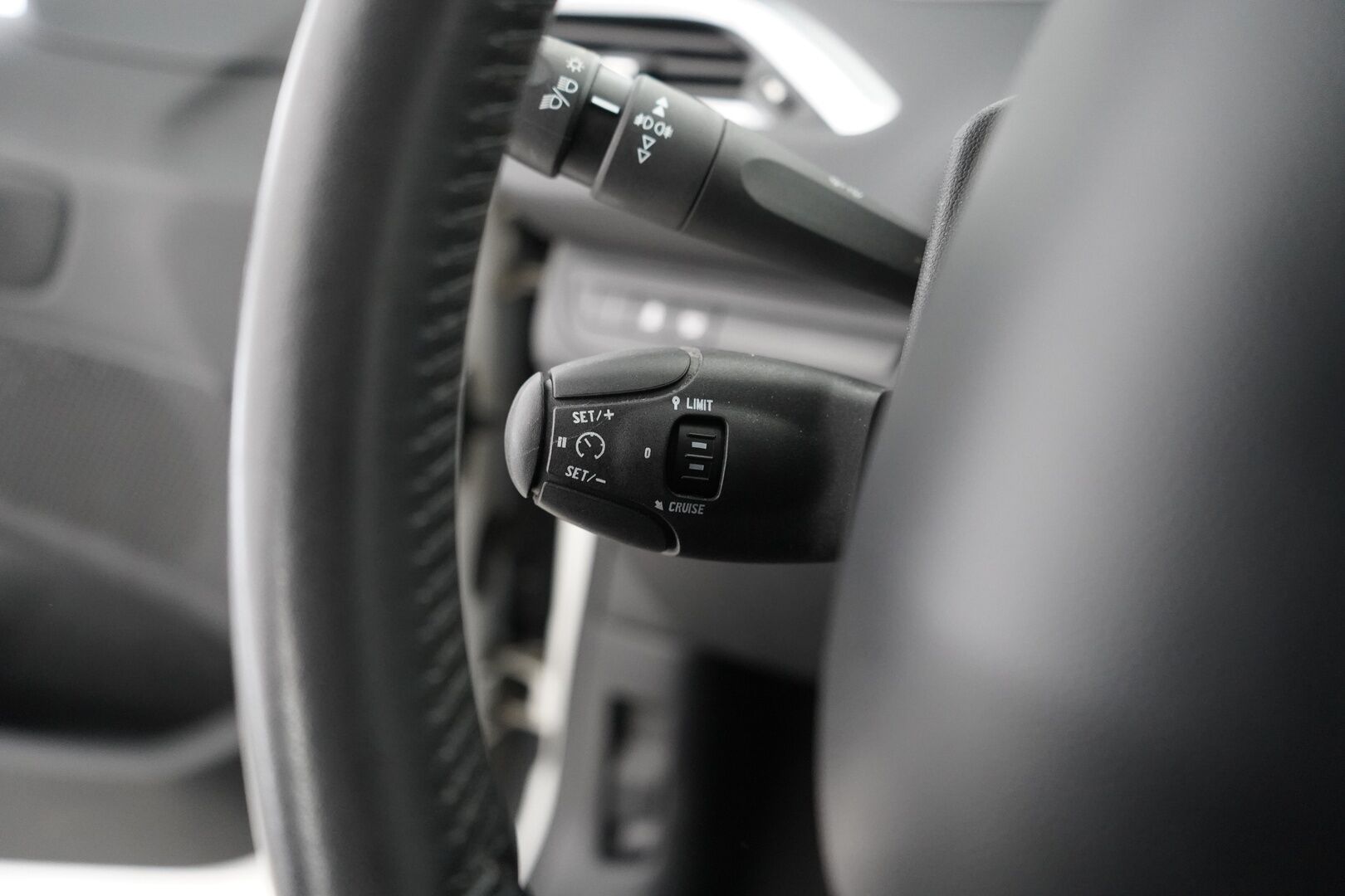 Peugeot 2008 2014 Active e-HDi 92 FAP - Suomi- auto | Hyvin huollettu | Lohko + Sisäpistoke | Vakkari | Bluetooth | Kahdet renkaat aluvantein 