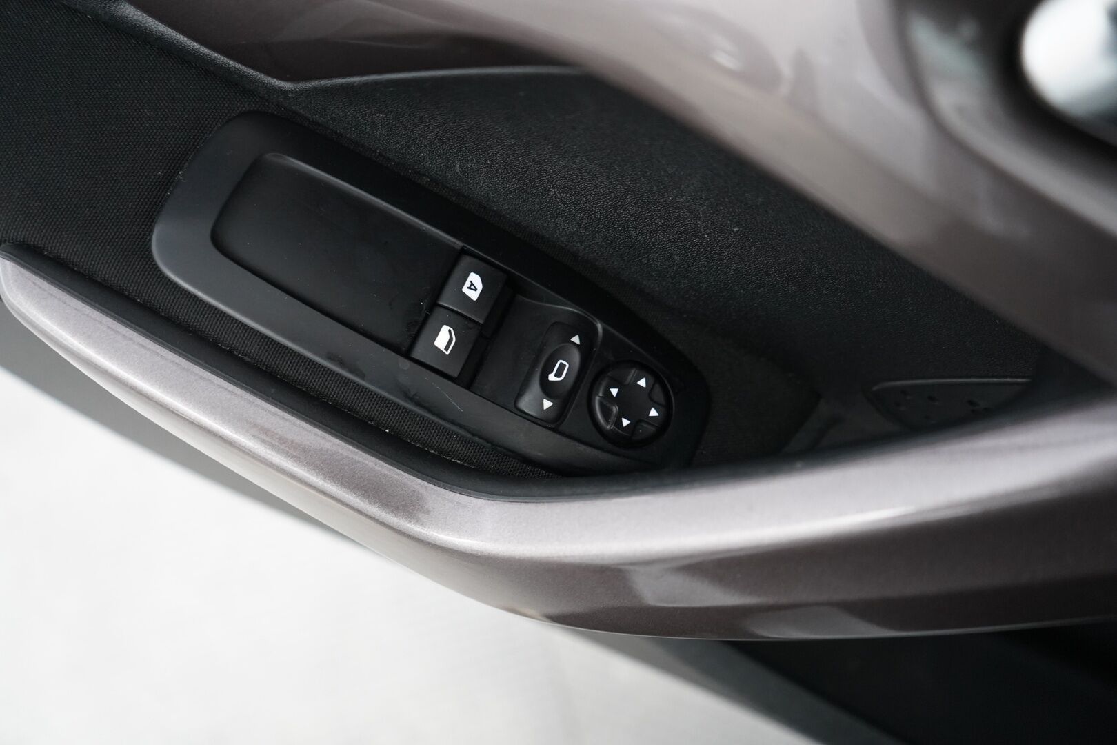 Peugeot 2008 2014 Active e-HDi 92 FAP - Suomi- auto | Hyvin huollettu | Lohko + Sisäpistoke | Vakkari | Bluetooth | Kahdet renkaat aluvantein 