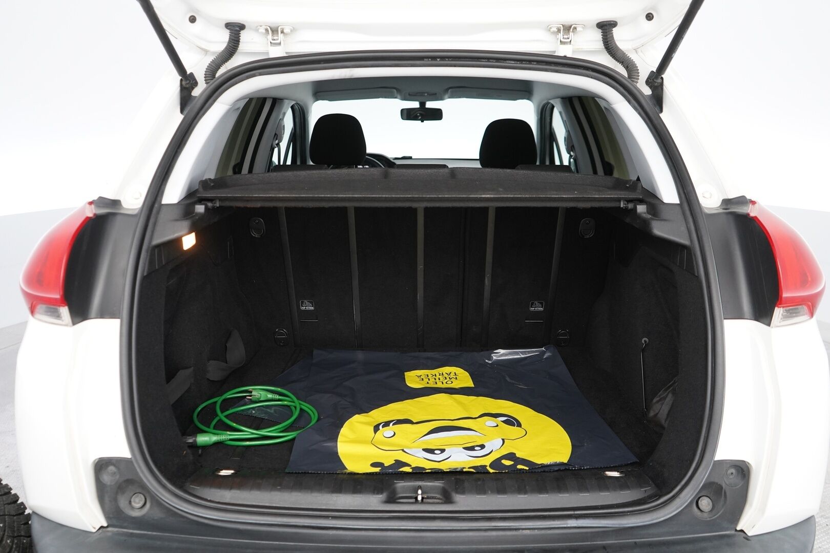 Peugeot 2008 2014 Active e-HDi 92 FAP - Suomi- auto | Hyvin huollettu | Lohko + Sisäpistoke | Vakkari | Bluetooth | Kahdet renkaat aluvantein 