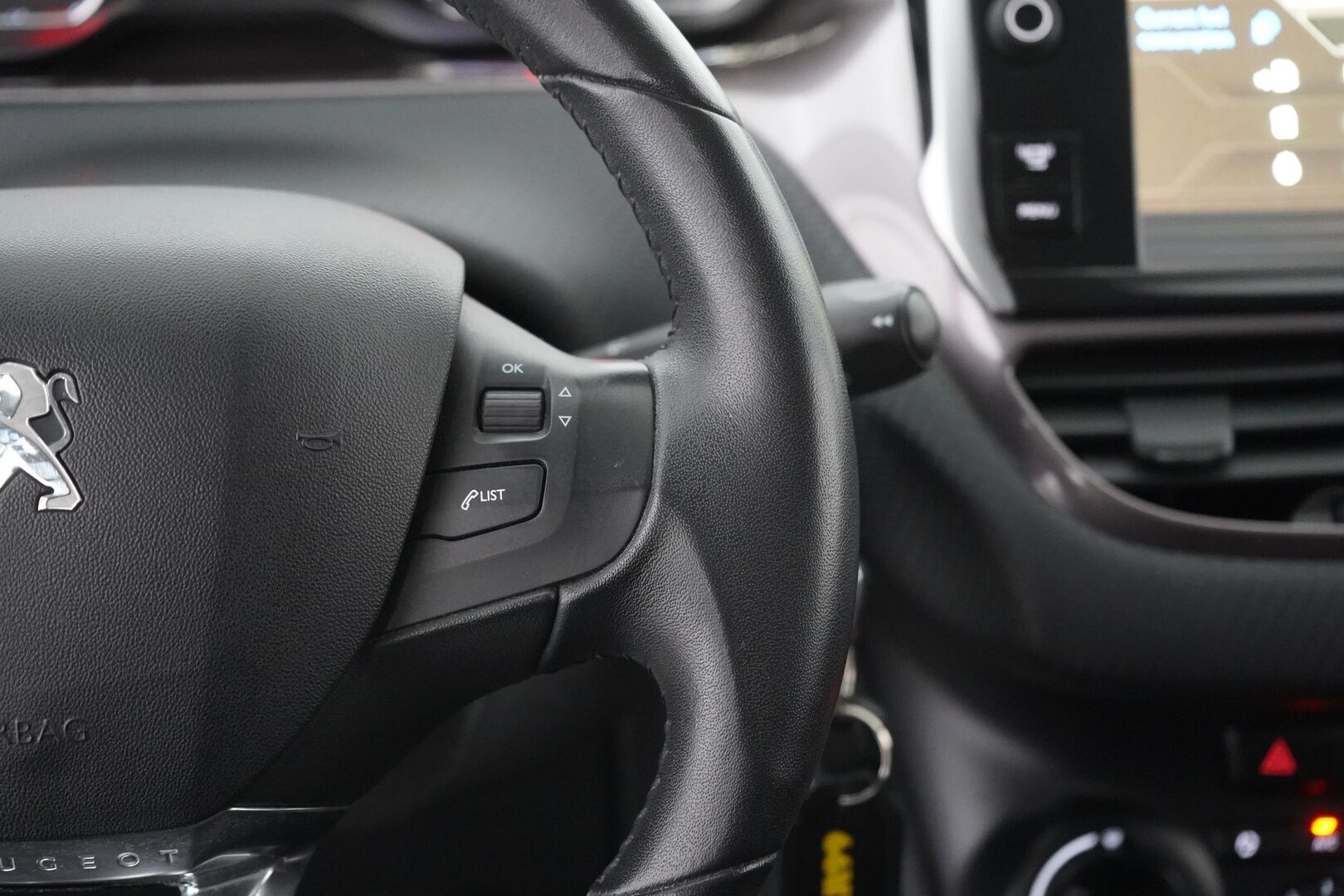 Peugeot 2008 2014 Active e-HDi 92 FAP - Suomi- auto | Hyvin huollettu | Lohko + Sisäpistoke | Vakkari | Bluetooth | Kahdet renkaat aluvantein 
