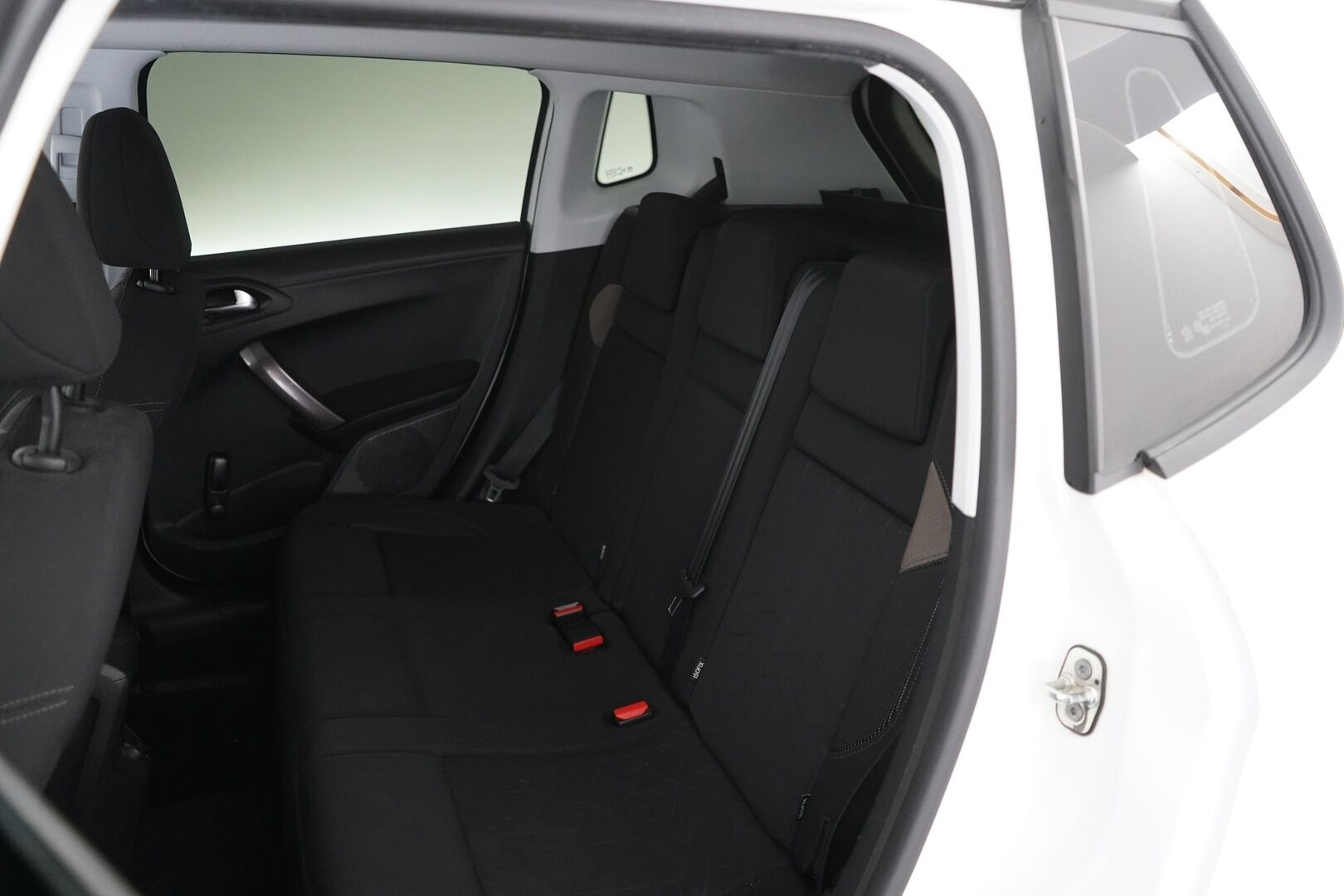 Peugeot 2008 2014 Active e-HDi 92 FAP - Suomi- auto | Hyvin huollettu | Lohko + Sisäpistoke | Vakkari | Bluetooth | Kahdet renkaat aluvantein 