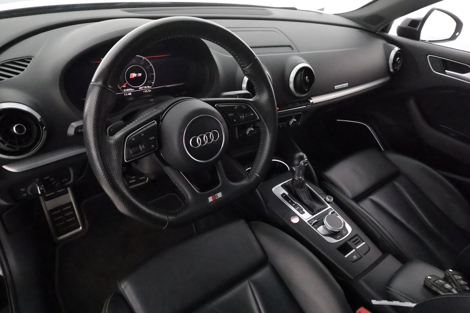 Audi S3 2017 Sportback 2,0 TFSI 228 kW quattro S tronic *Digimittaristo / Bang&Olufsen / Kattoluukku / Matrix / Sporttinahat* - 3,99 % KORKOTARJOUS TÄHÄN AUTOON - Huippuvarusteet! / P-Kamera / Navi