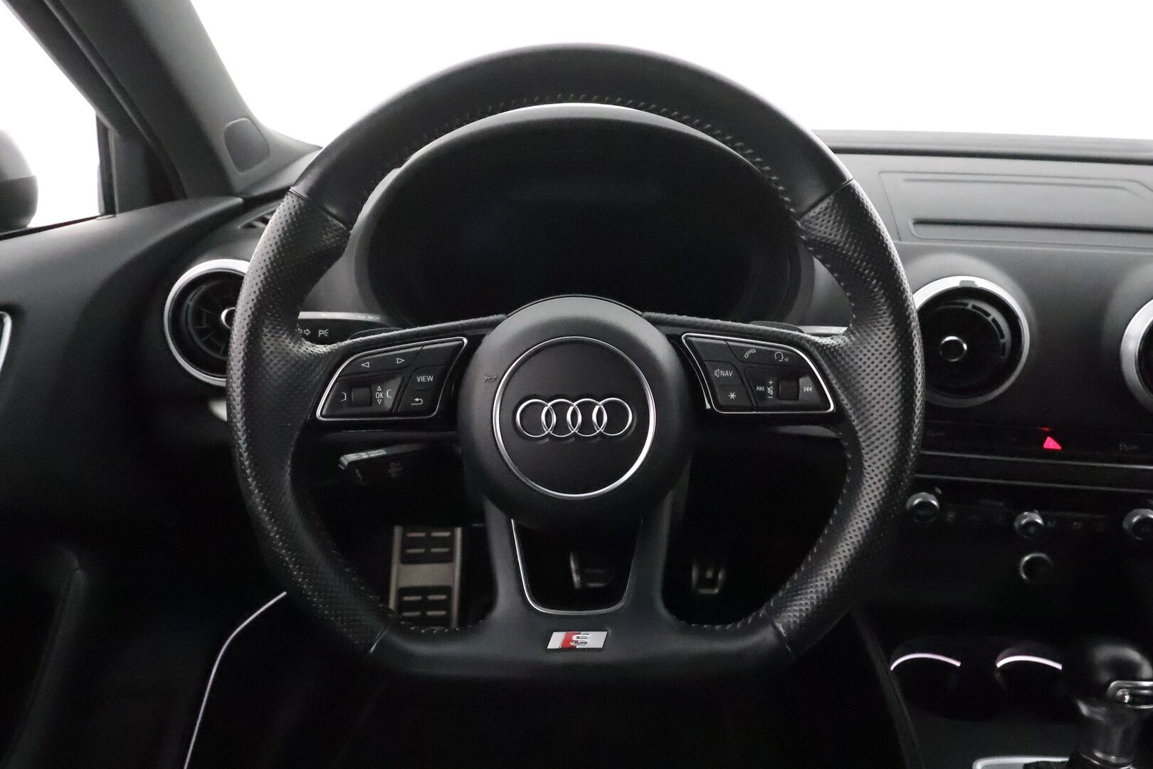 Audi S3 2017 Sportback 2,0 TFSI 228 kW quattro S tronic *Digimittaristo / Bang&Olufsen / Kattoluukku / Matrix / Sporttinahat* - 3,99 % KORKOTARJOUS TÄHÄN AUTOON - Huippuvarusteet! / P-Kamera / Navi