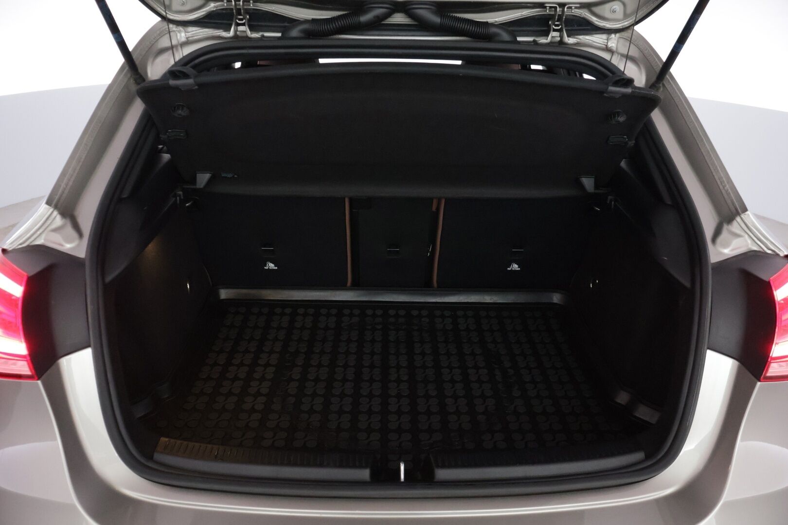 Mercedes-Benz A 2019 220 4Matic A Business AMG * Distronic+ / Ambient / Multibeam / 360 / Panorama / Muistipenkit / Widescreen* - JUURI SAAPUNUT *Kattavat varusteet / Näyttävä / Käytännöllinen*