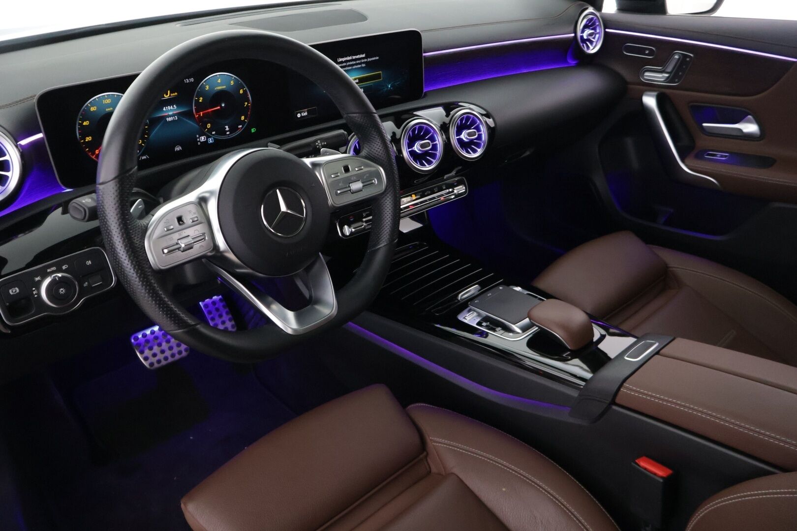 Mercedes-Benz A 2019 220 4Matic A Business AMG * Distronic+ / Ambient / Multibeam / 360 / Panorama / Muistipenkit / Widescreen* - JUURI SAAPUNUT *Kattavat varusteet / Näyttävä / Käytännöllinen*