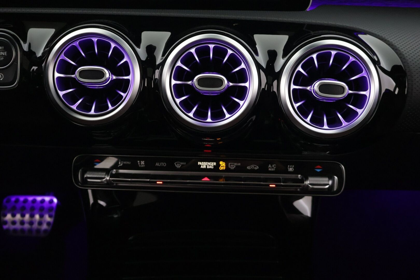 Mercedes-Benz A 2019 220 4Matic A Business AMG * Distronic+ / Ambient / Multibeam / 360 / Panorama / Muistipenkit / Widescreen* - JUURI SAAPUNUT *Kattavat varusteet / Näyttävä / Käytännöllinen*