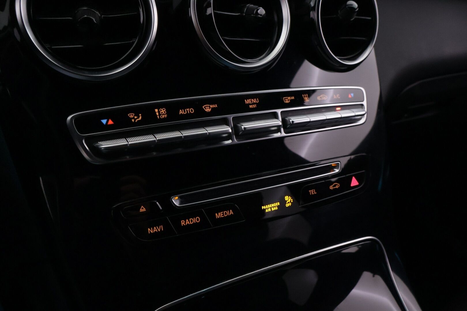 Mercedes-Benz GLC 2019 250 d Coupé 4Matic A Edition Business - | Webasto | Sähköinen vetokoukku | Peruutuskamera | Sähk. Takaluukku | ILS | IHC+ | Nahkaverhoilu | Sporttipenkit | Navi |