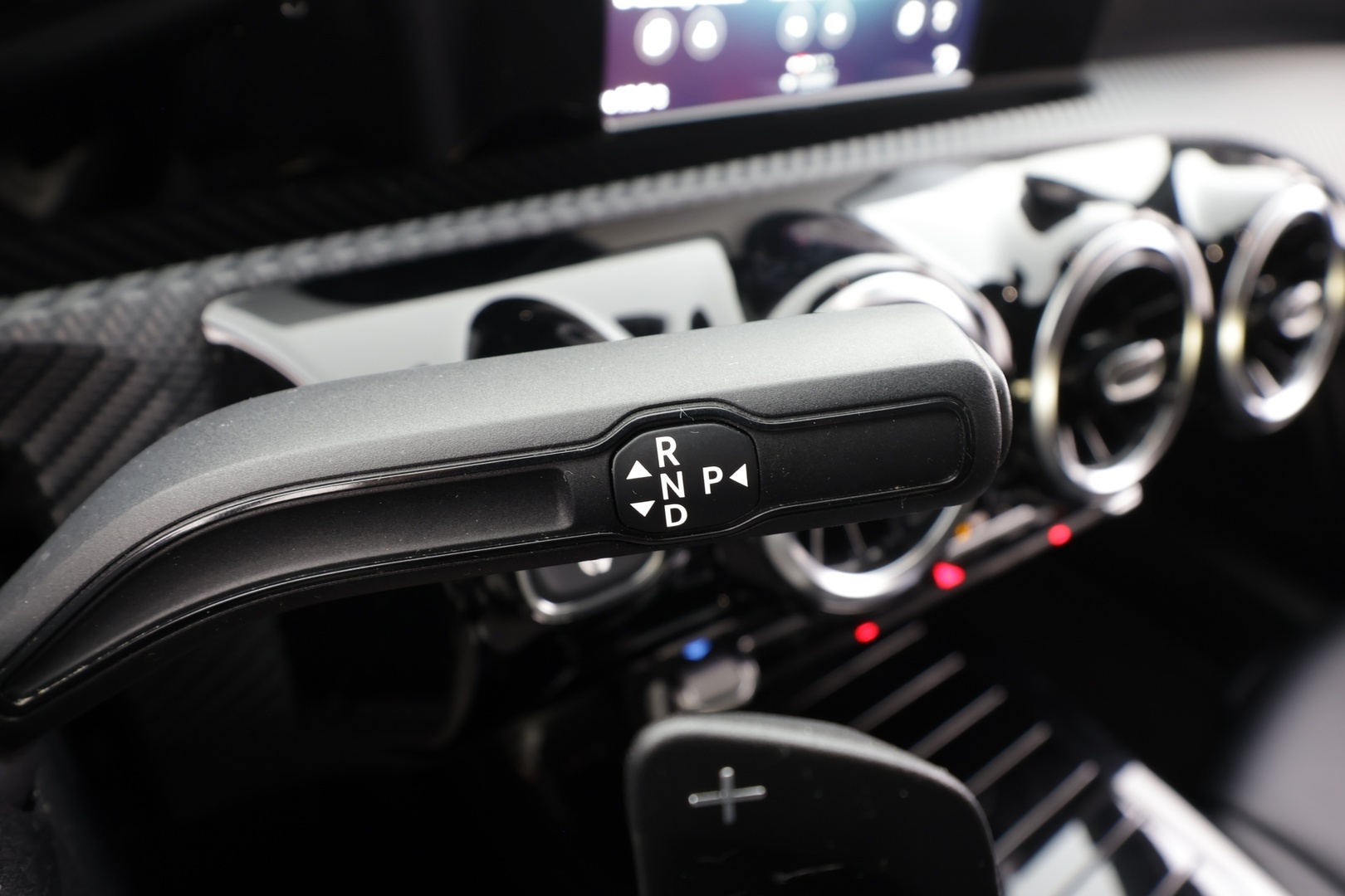 Mercedes-Benz A 2019 180 A Business Style * LED- High Performance / P.Kamera / Sportpenkit / Digimittaristo / Lohkolämmitin / Vakkari * - Suomi-auto / Kahdet renkaat - HULLUT JOULUT KORKOTARJOUS 2,49% 