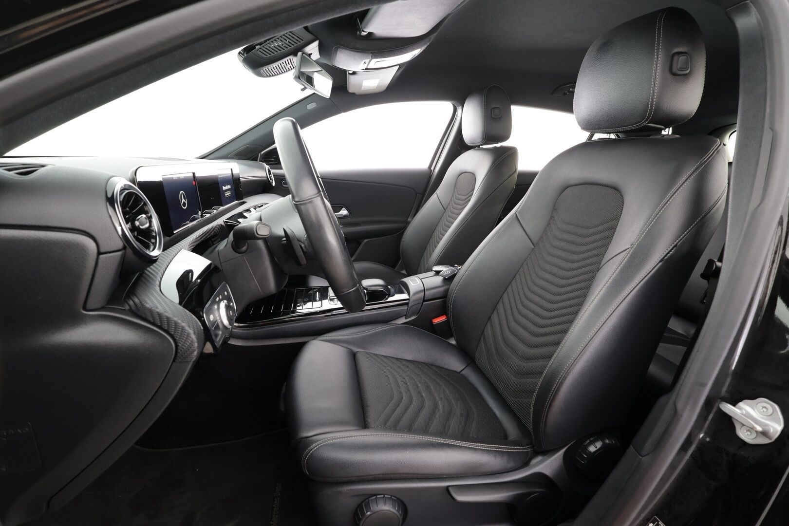 Mercedes-Benz A 2019 180 A Business Style * LED- High Performance / P.Kamera / Sportpenkit / Digimittaristo / Lohkolämmitin / Vakkari * - Suomi-auto / Kahdet renkaat - HULLUT JOULUT KORKOTARJOUS 2,49% 