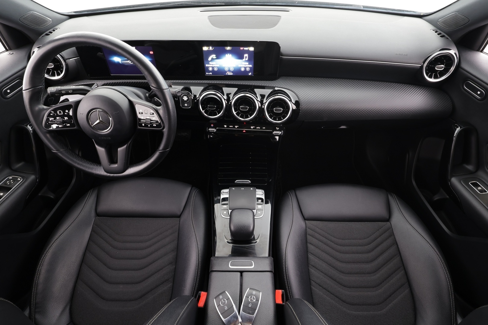 Mercedes-Benz A 2019 180 A Business Style * LED- High Performance / P.Kamera / Sportpenkit / Digimittaristo / Lohkolämmitin / Vakkari * - Suomi-auto / Kahdet renkaat - HULLUT JOULUT KORKOTARJOUS 2,49% 