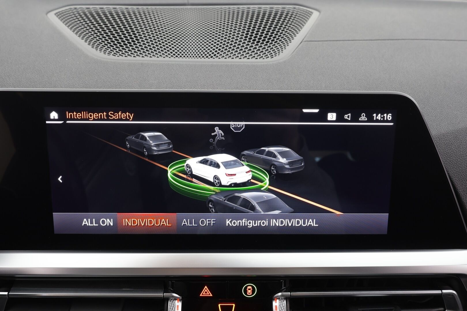 BMW 320 2020 G20 Sedan 320d A xDrive Launch Edition M Sport * ACC / HUD / Laser Light / 360° / Webasto / H&K / Koukku / Muistipenkki * - Adaptiivinen M Sport alusta / Display Key / Sporttinahat / Suomi-auto / Kahdet renkaat aluvanteilla / Supervarusteet