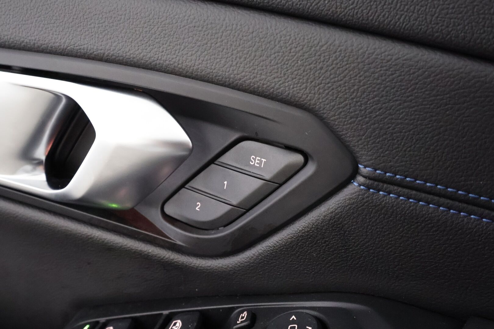 BMW 320 2020 G20 Sedan 320d A xDrive Launch Edition M Sport * ACC / HUD / Laser Light / 360° / Webasto / H&K / Koukku / Muistipenkki * - Adaptiivinen M Sport alusta / Display Key / Sporttinahat / Suomi-auto / Kahdet renkaat aluvanteilla / Supervarusteet