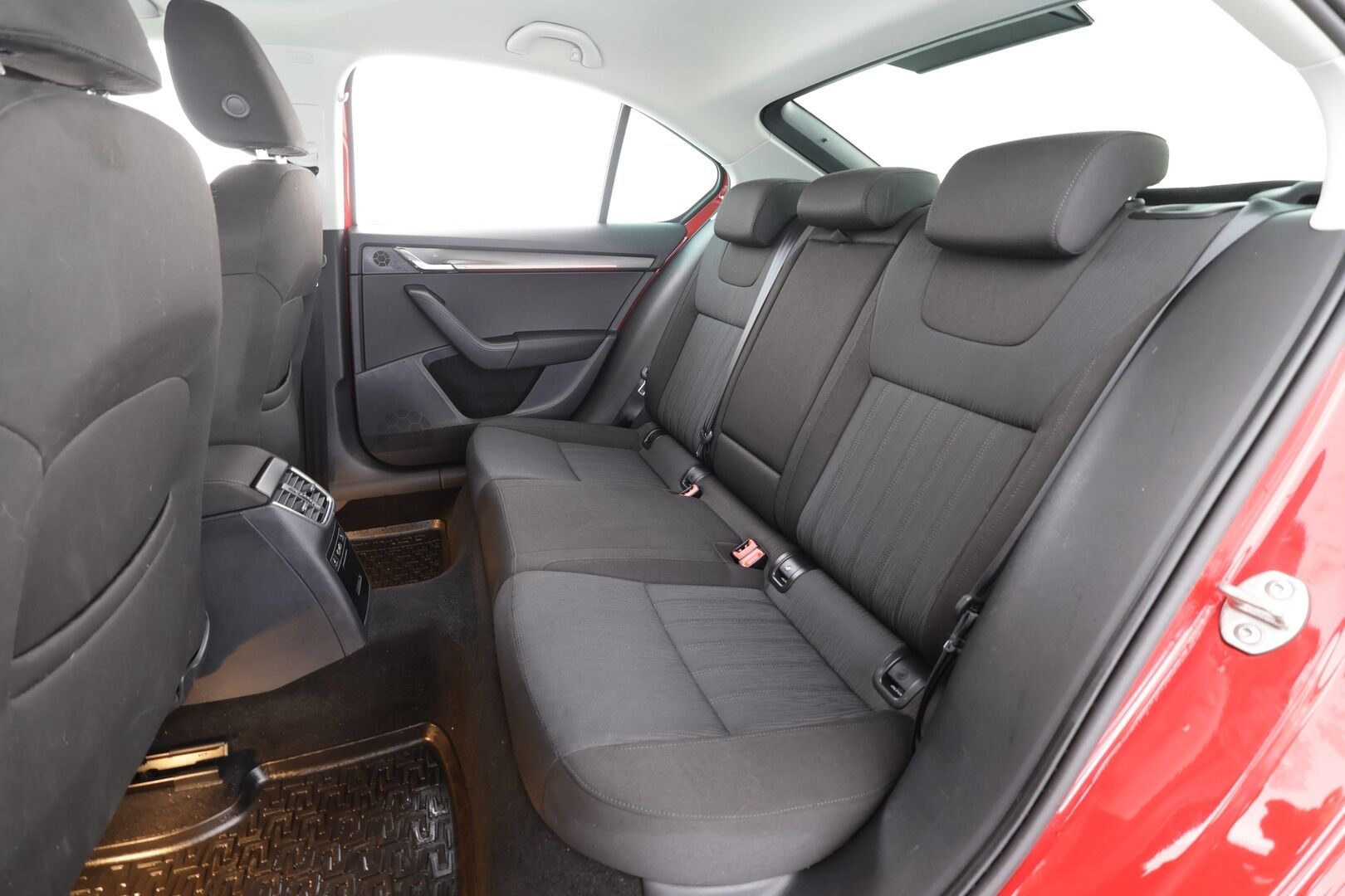 Skoda Octavia 2019 1,5 TSI Style BusinessLine DSG. * ACC / Webasto / LED / P.tutkat / Navi / Keyless * - 1.om Suomi-auto / Kahdet renkaat - HULLUT JOULUT KORKOTARJOUS 2,49% 