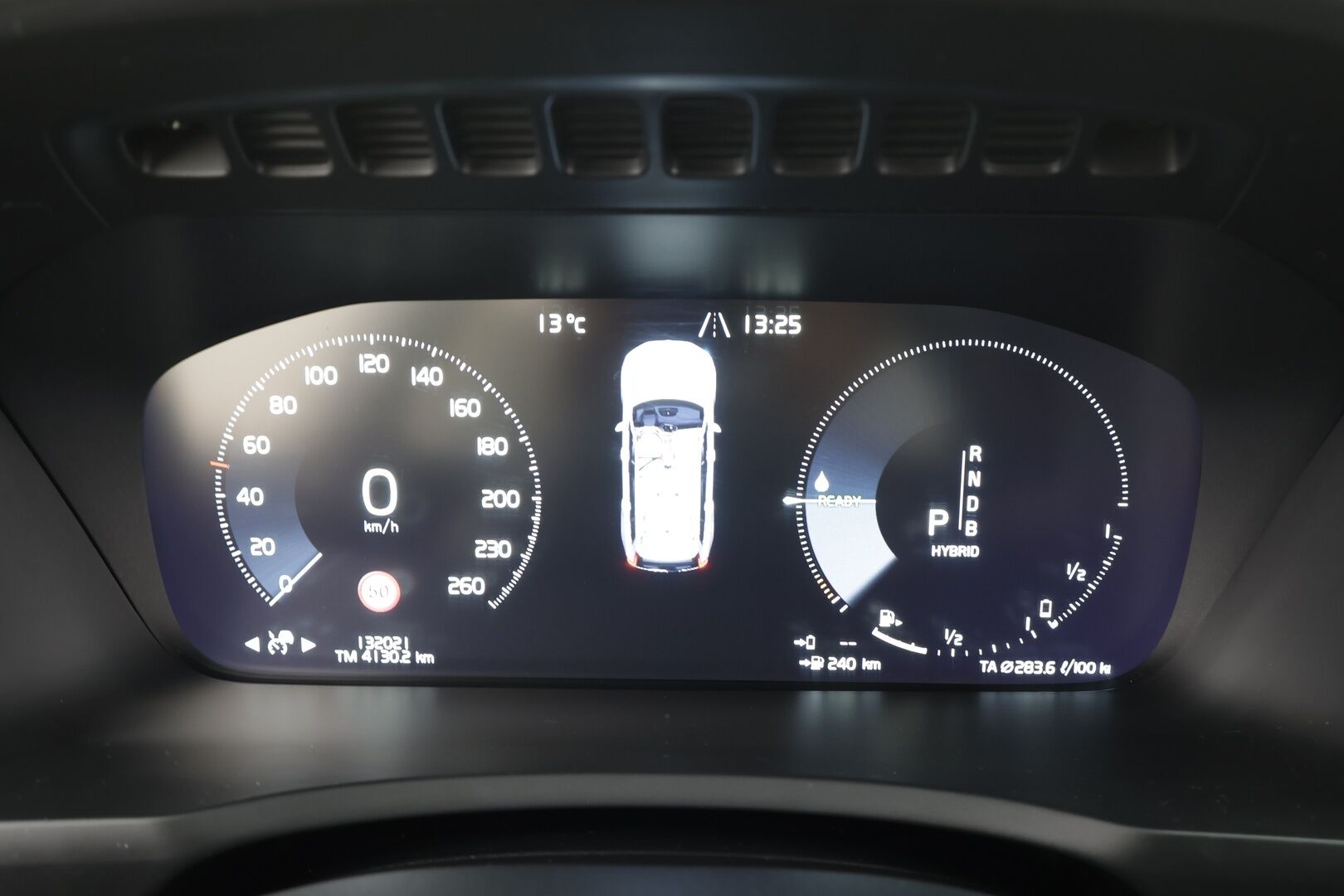 Volvo XC90 2019 T8 R-Design 7-P * ACC / HUD / 360° / Panorama / Full LED / Muistipenkit hieronnalla / Koukku / Webasto / Navi / H&K * - Ilmastoidut nahat / KeylessGo / Merkkihuollettu / Huippuvarusteet - HULLUT JOULUT KORKOTARJOUS 2,49% 