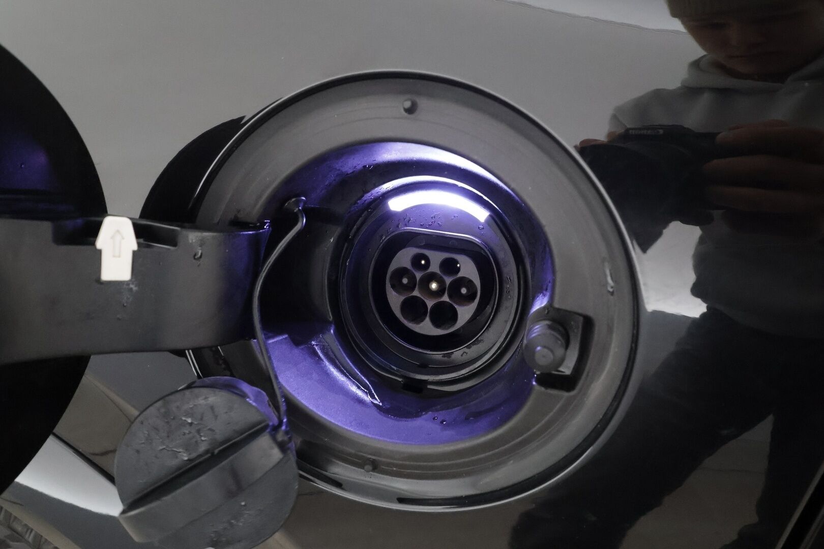 Volvo XC90 2019 T8 R-Design 7-P * ACC / HUD / 360° / Panorama / Full LED / Muistipenkit hieronnalla / Koukku / Webasto / Navi / H&K * - Ilmastoidut nahat / KeylessGo / Merkkihuollettu / Huippuvarusteet - HULLUT JOULUT KORKOTARJOUS 2,49% 