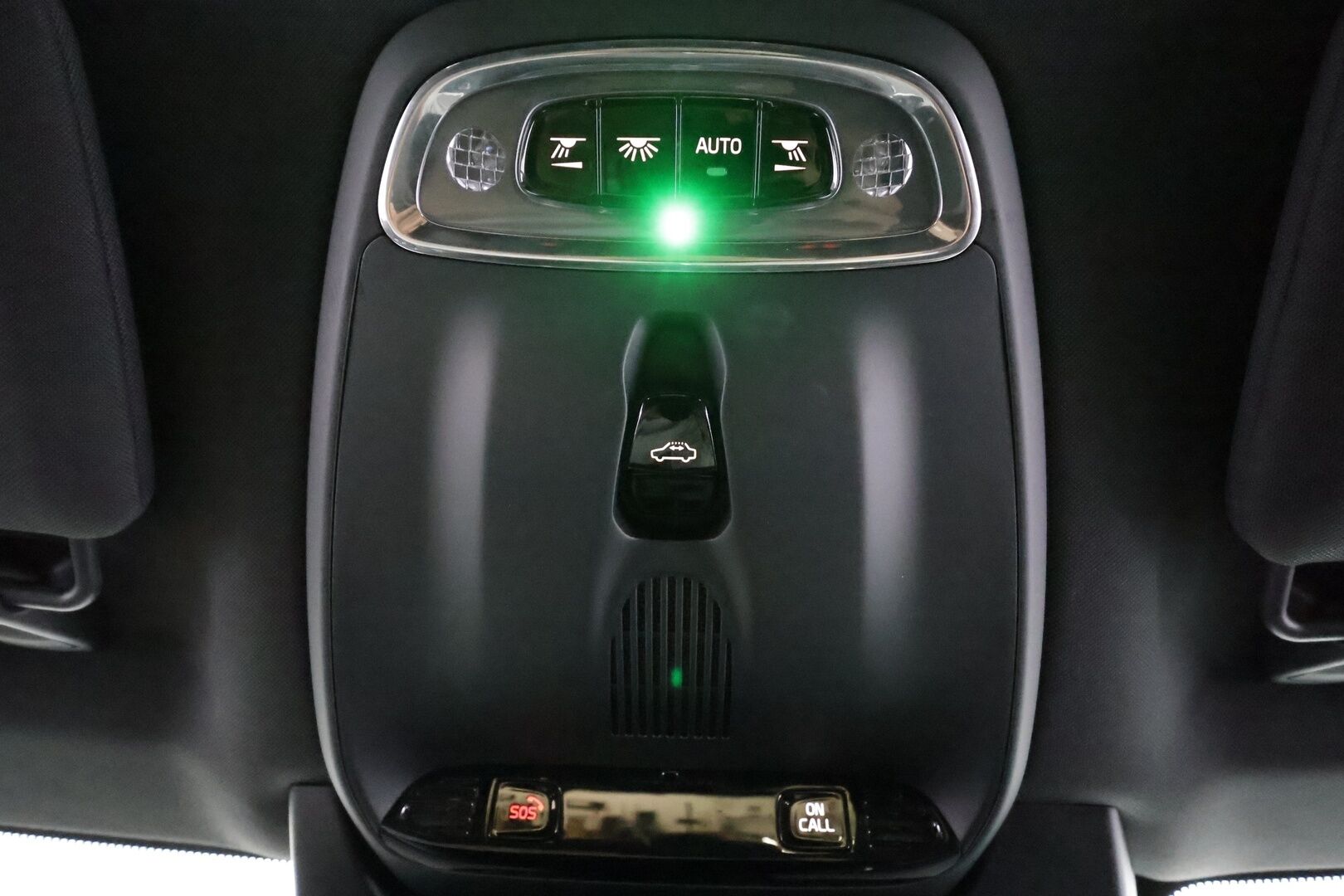 Volvo XC90 2019 T8 R-Design 7-P * ACC / HUD / 360° / Panorama / Full LED / Muistipenkit hieronnalla / Koukku / Webasto / Navi / H&K * - Ilmastoidut nahat / KeylessGo / Merkkihuollettu / Huippuvarusteet - HULLUT JOULUT KORKOTARJOUS 2,49% 